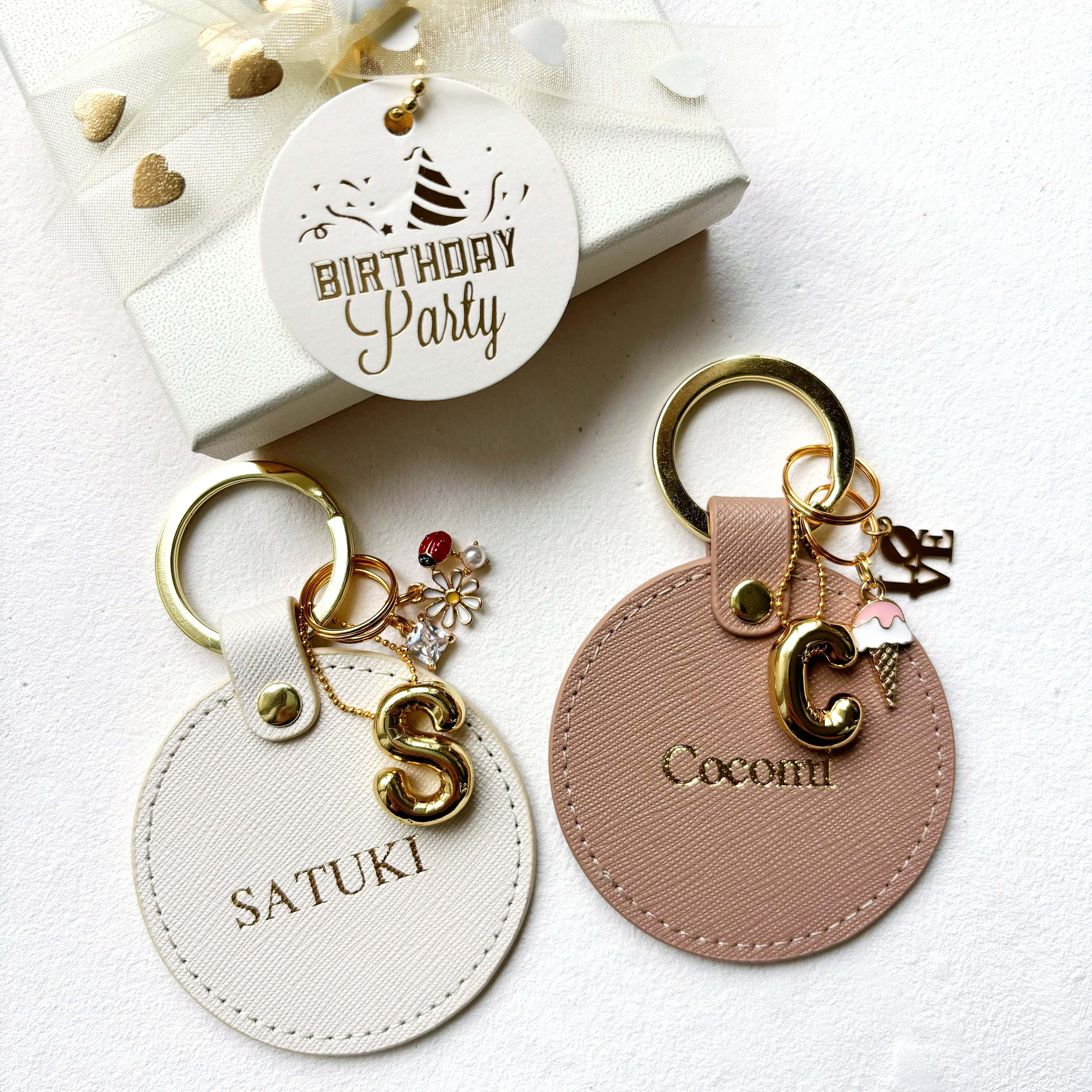 【名入れ】オーダーメイド本革キーリング（バルーンみたいなイニシャルチャーム付き）