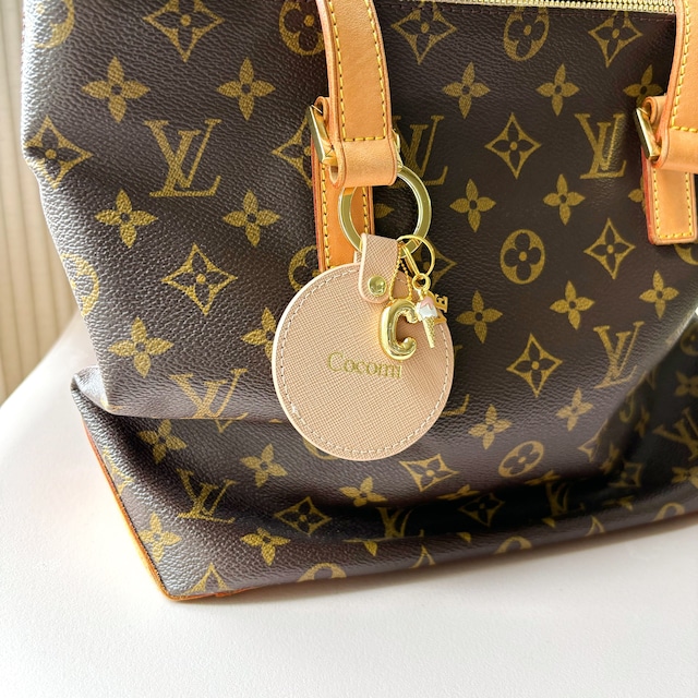 【名入れ】オーダーメイド本革キーリング（バルーンみたいなイニシャルチャーム付き）