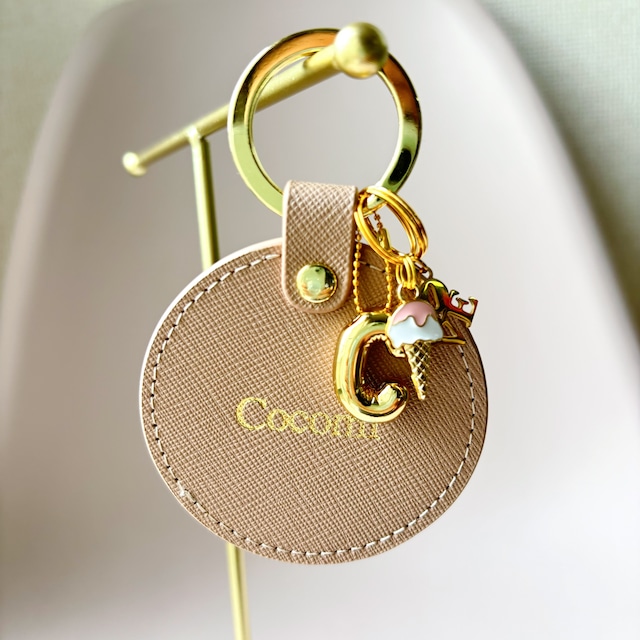 【名入れ】オーダーメイド本革キーリング（バルーンみたいなイニシャルチャーム付き）