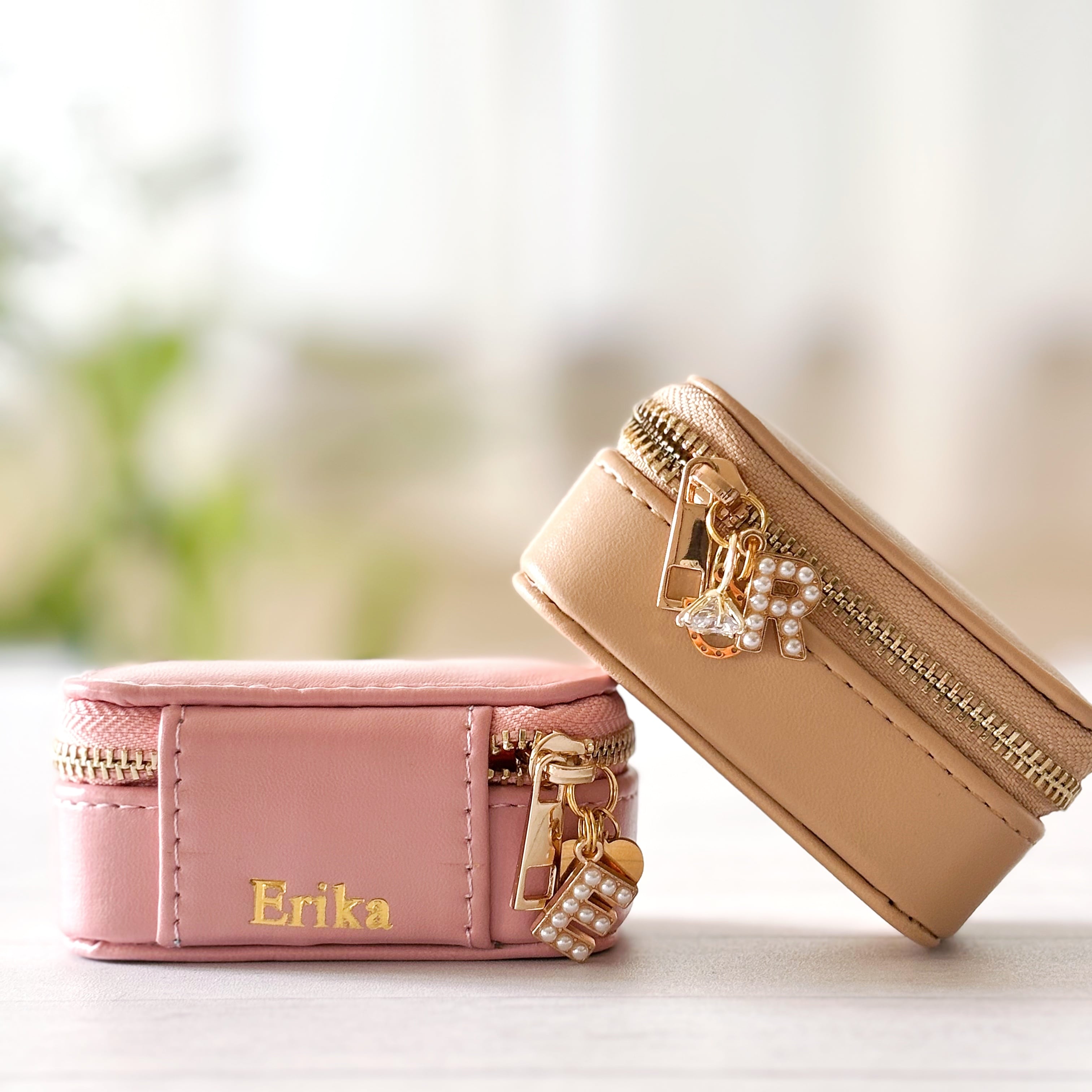 【名入れ】COMPACT JEWELRY box（パールイニシャルチャーム付き）