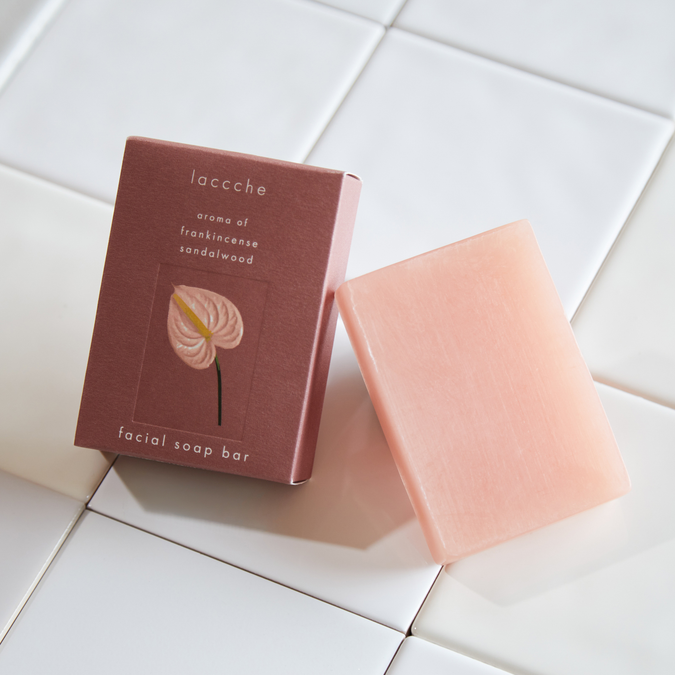 肌にうるおいを与える 日本製フェイス用ヴィーガン石鹸【美容液成分40%以上配合】