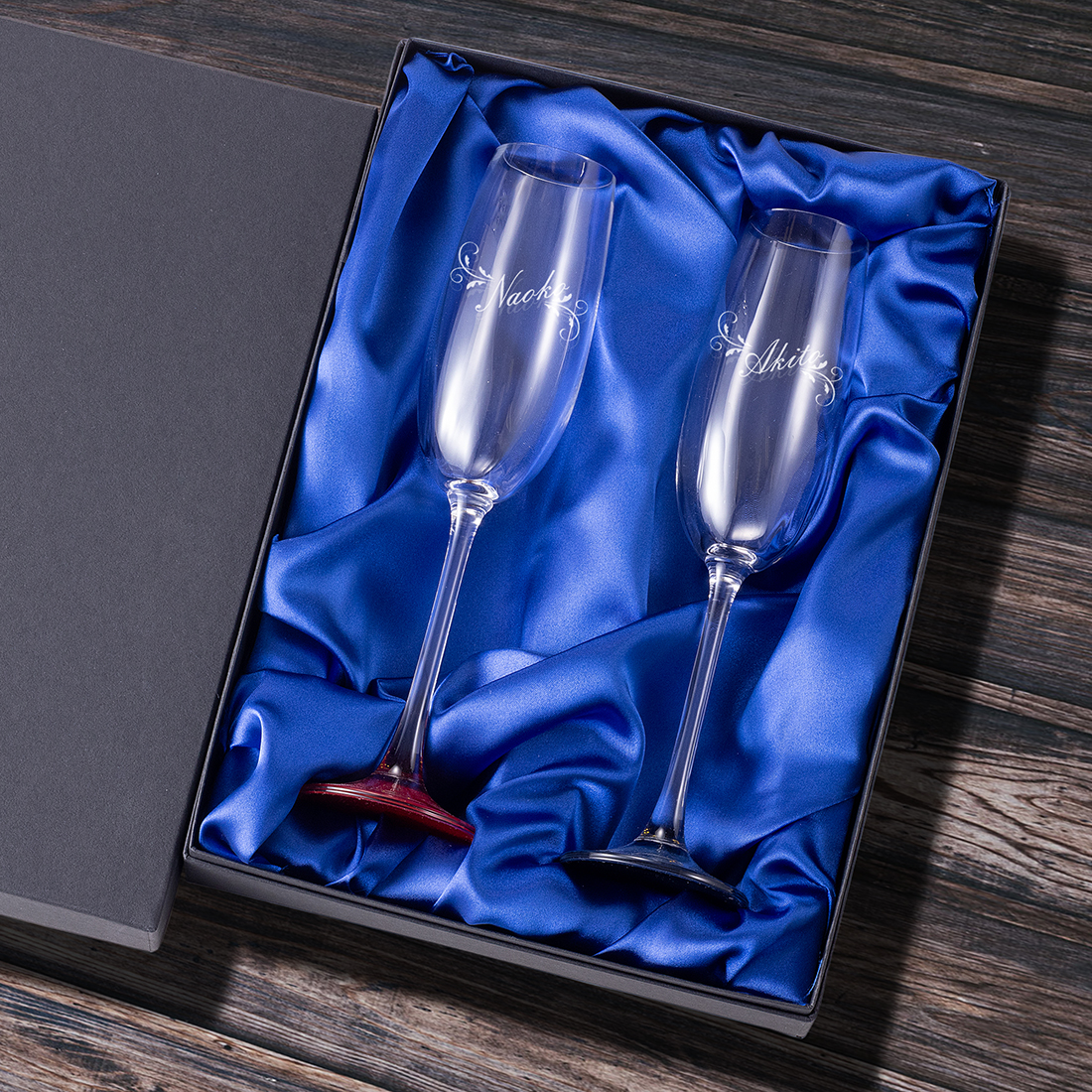 名入れ　蒔絵シャンパンフルートグラス　ペア