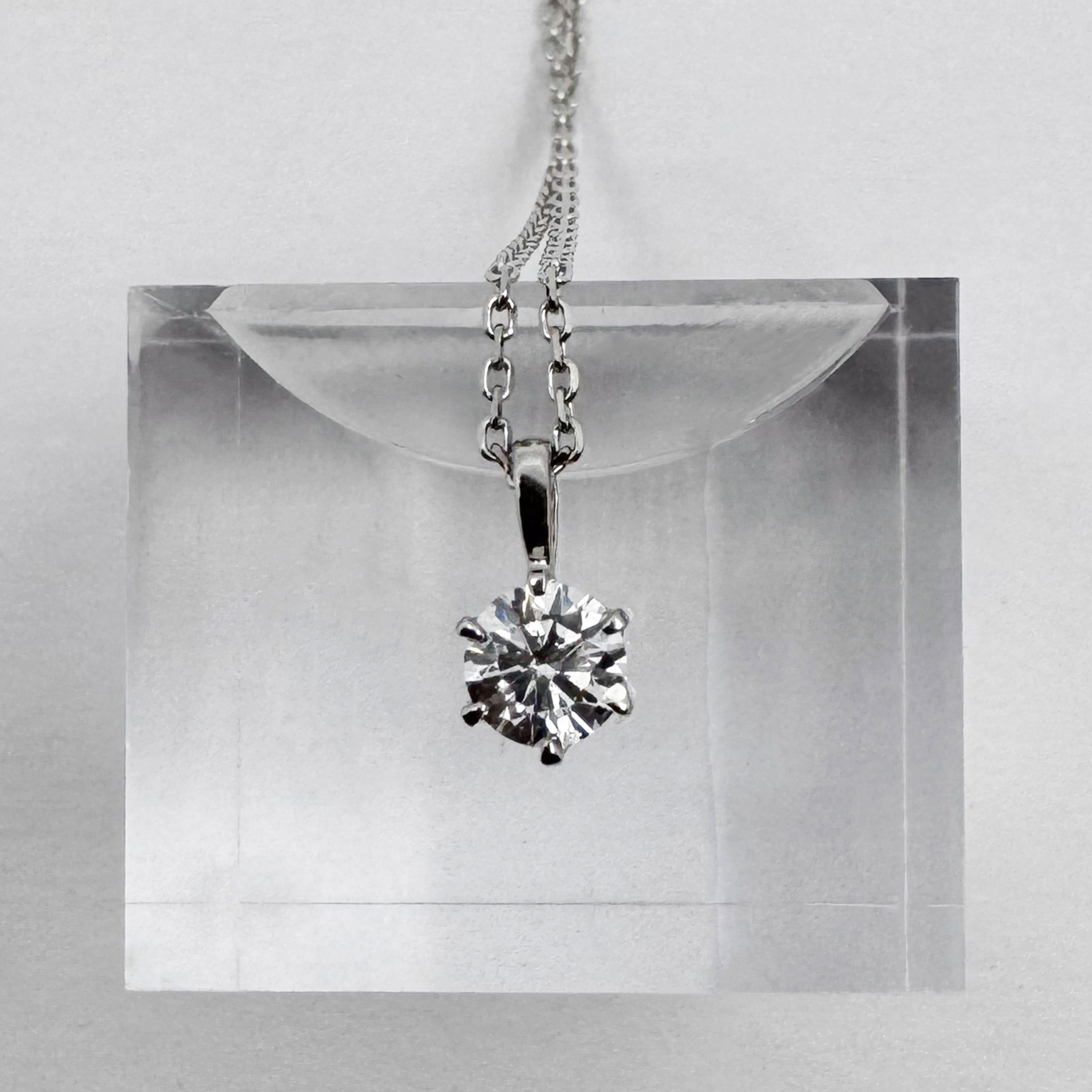 大切な人に贈る 名入れテディベア&ラボグロウンダイヤモンド 一粒ネックレス（0.3ct）