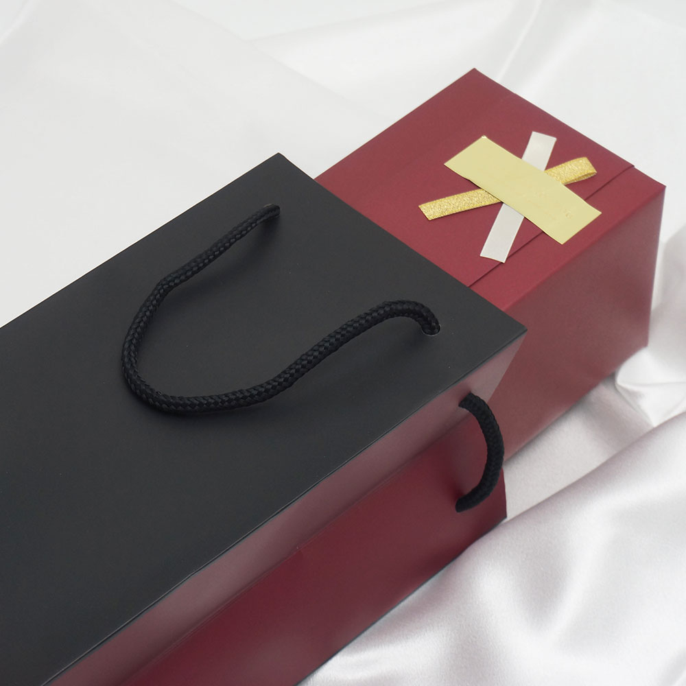 【名入れ彫刻】2009年 生まれ年ワイン