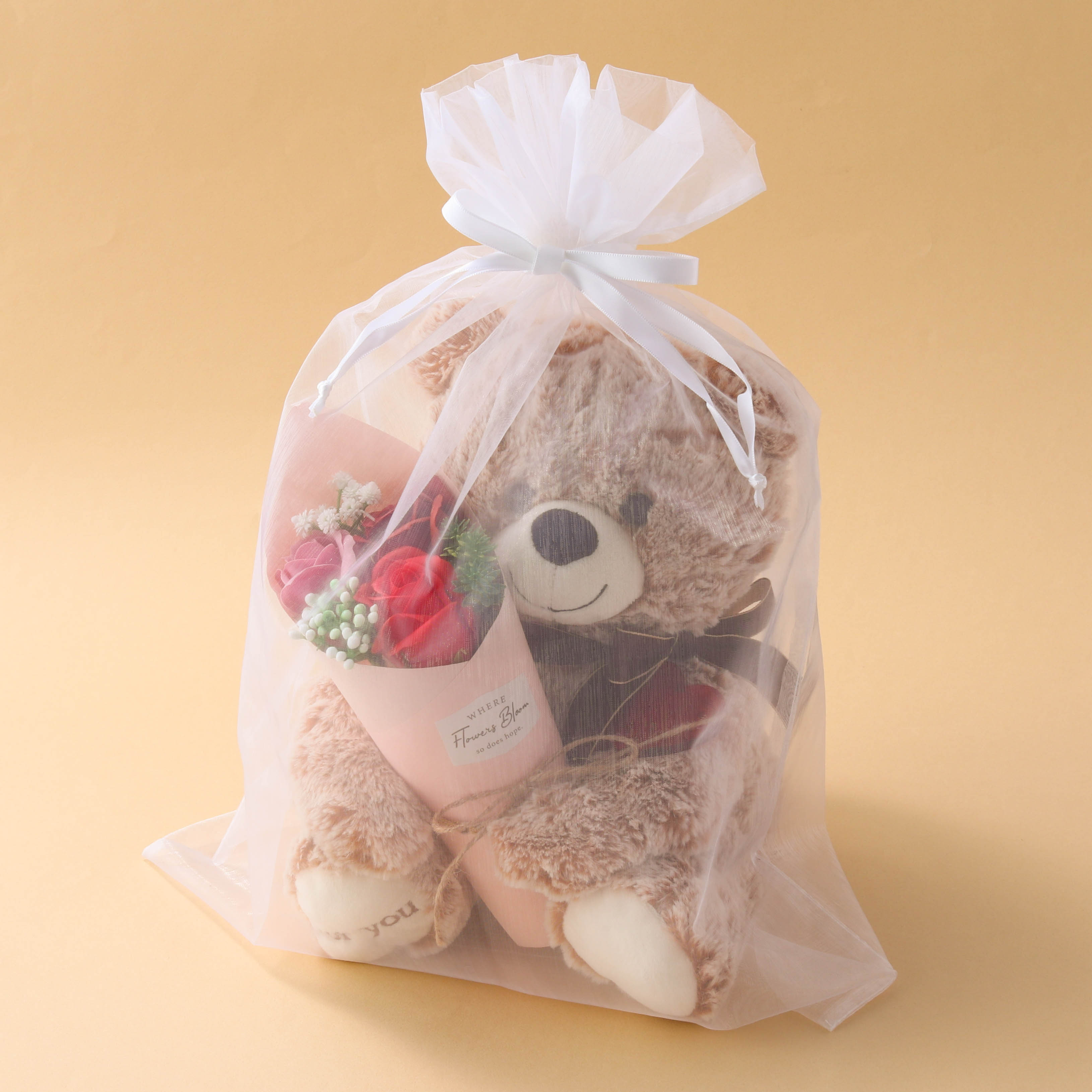 【名入れギフト】ハートチャーム付きフラワーテディベア