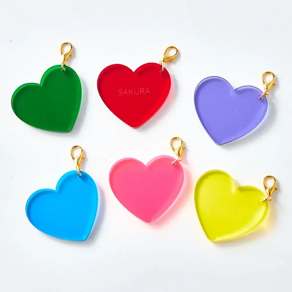 【名入れギフト】ハートチャーム付きフラワーテディベア