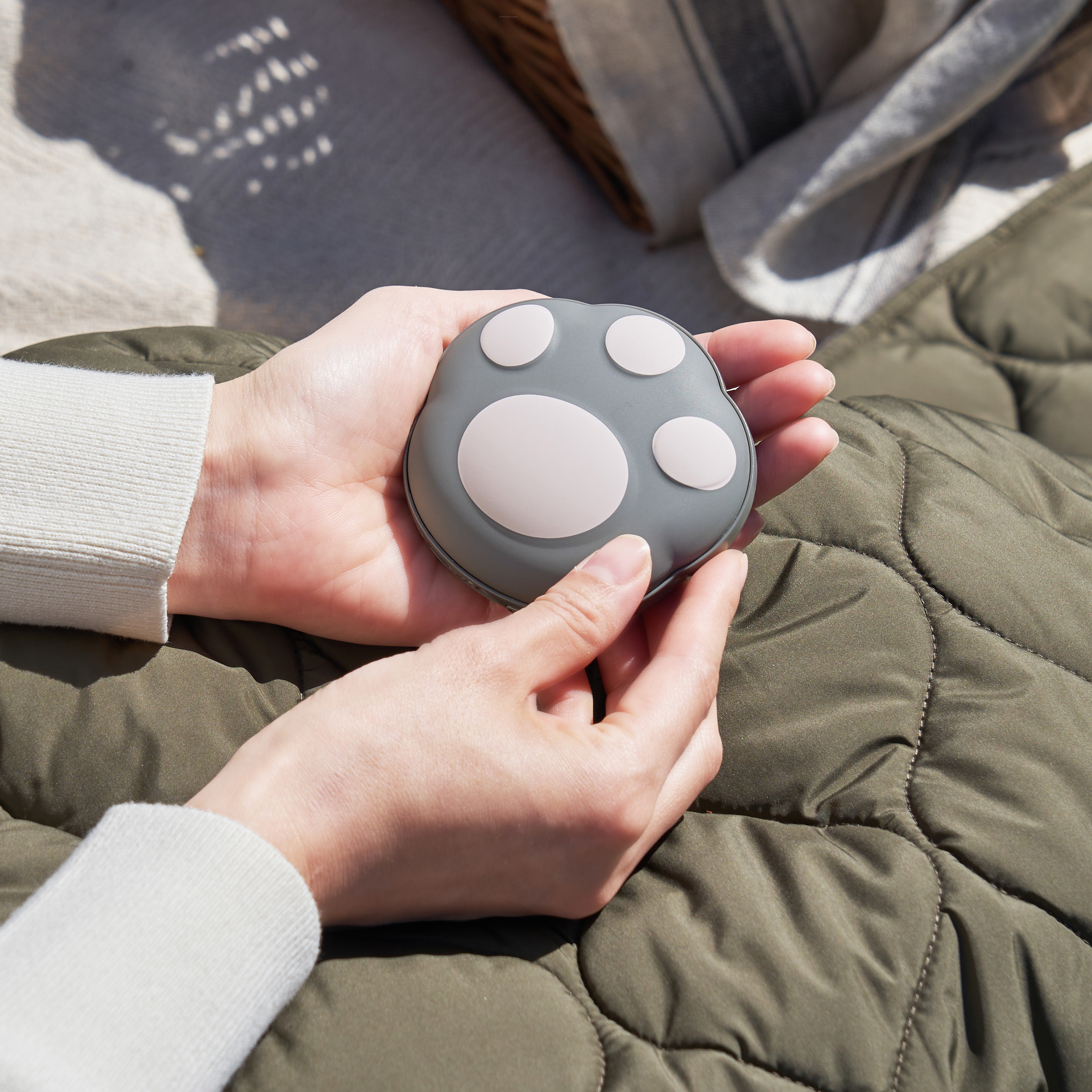 使い捨てないにゃカイロ モバイルバッテリー機能付