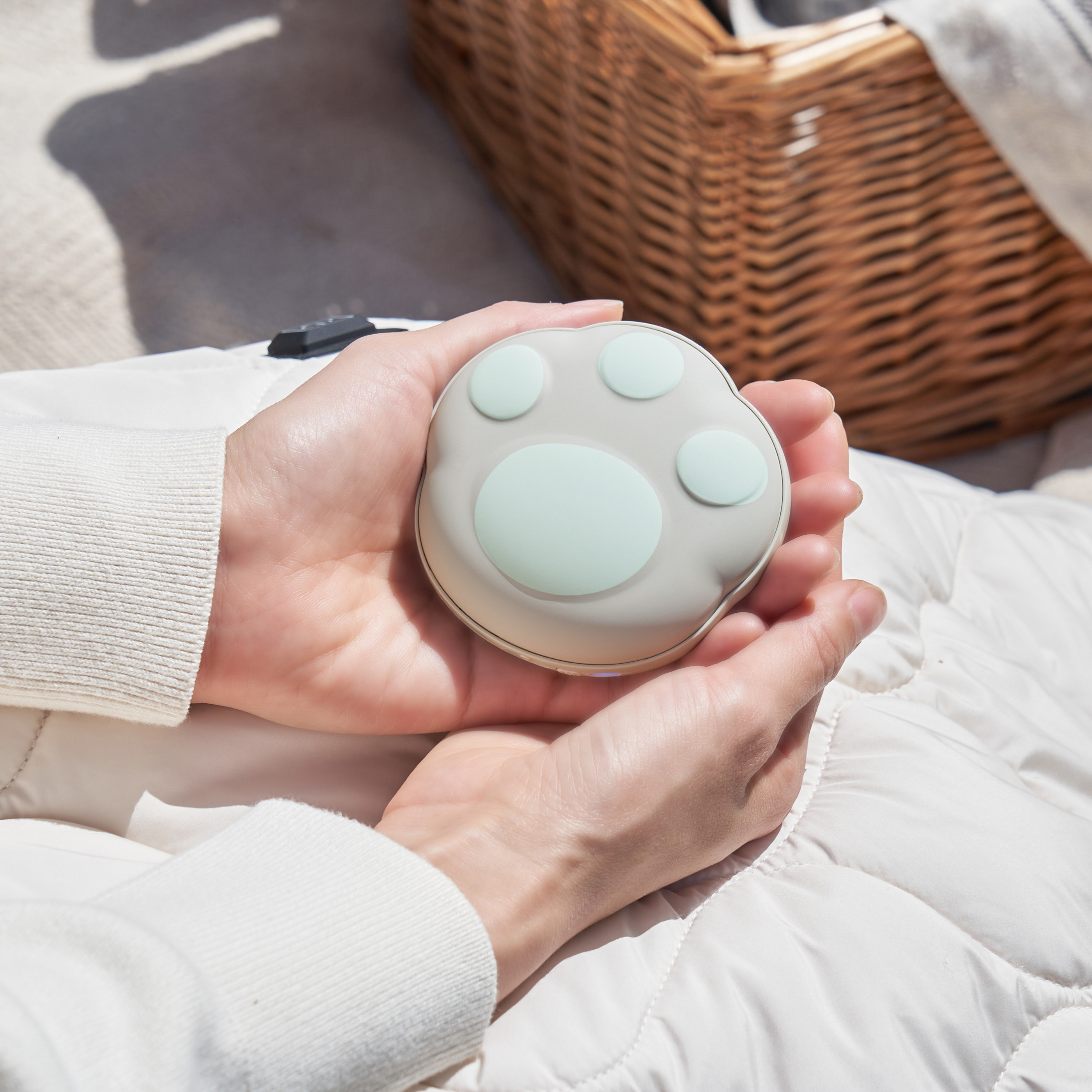 使い捨てないにゃカイロ モバイルバッテリー機能付