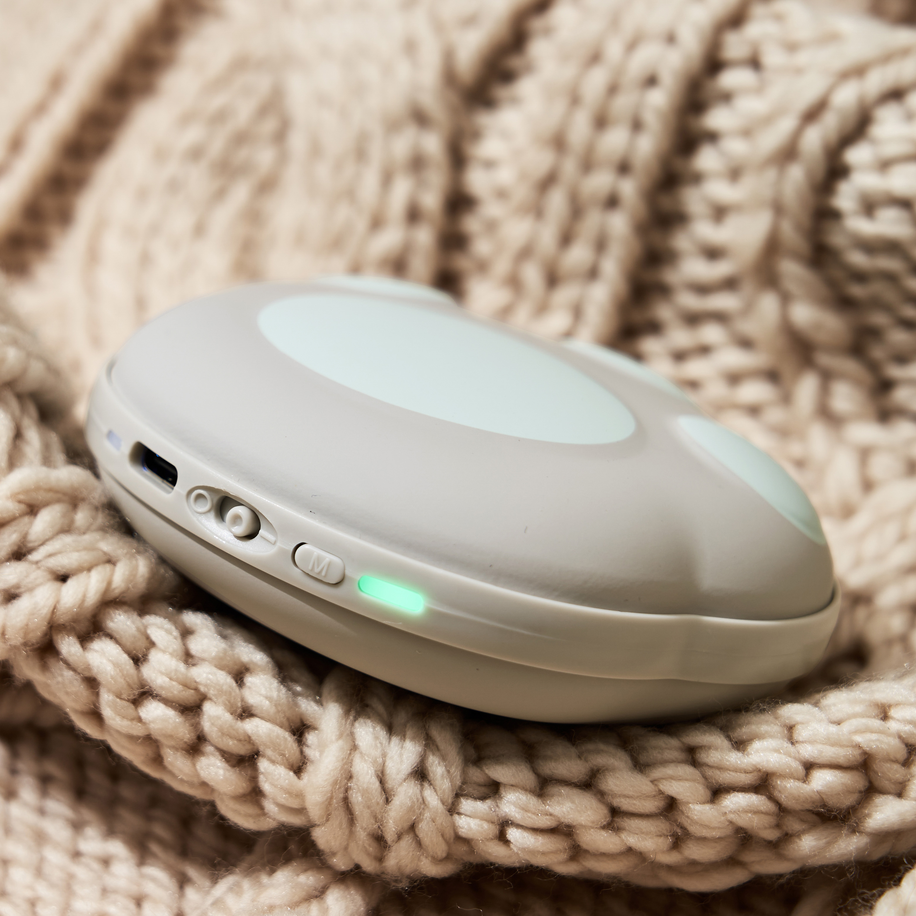 使い捨てないにゃカイロ モバイルバッテリー機能付