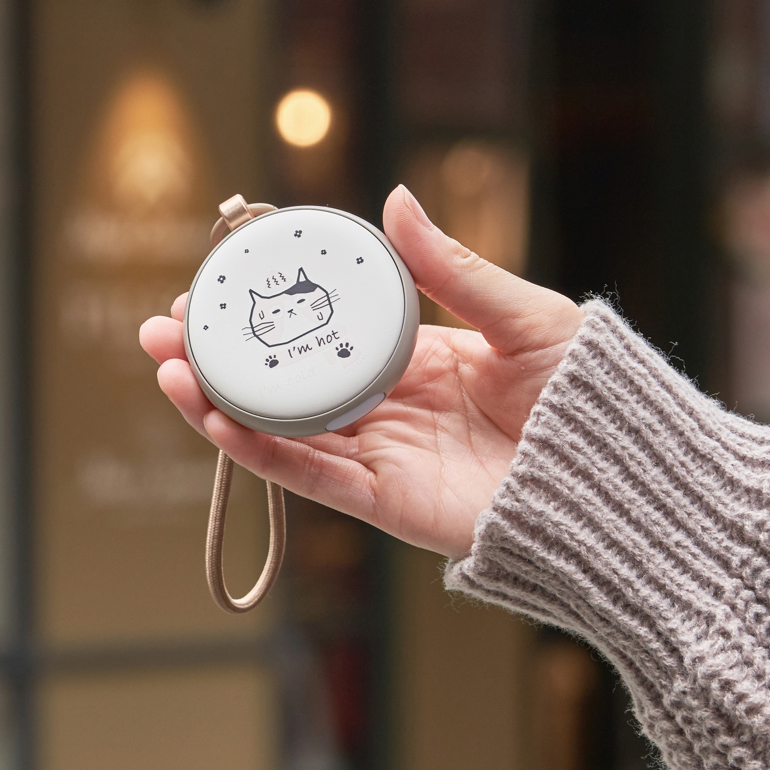 温度変化でデザインが変わる使い捨てないカイロLEDライト付