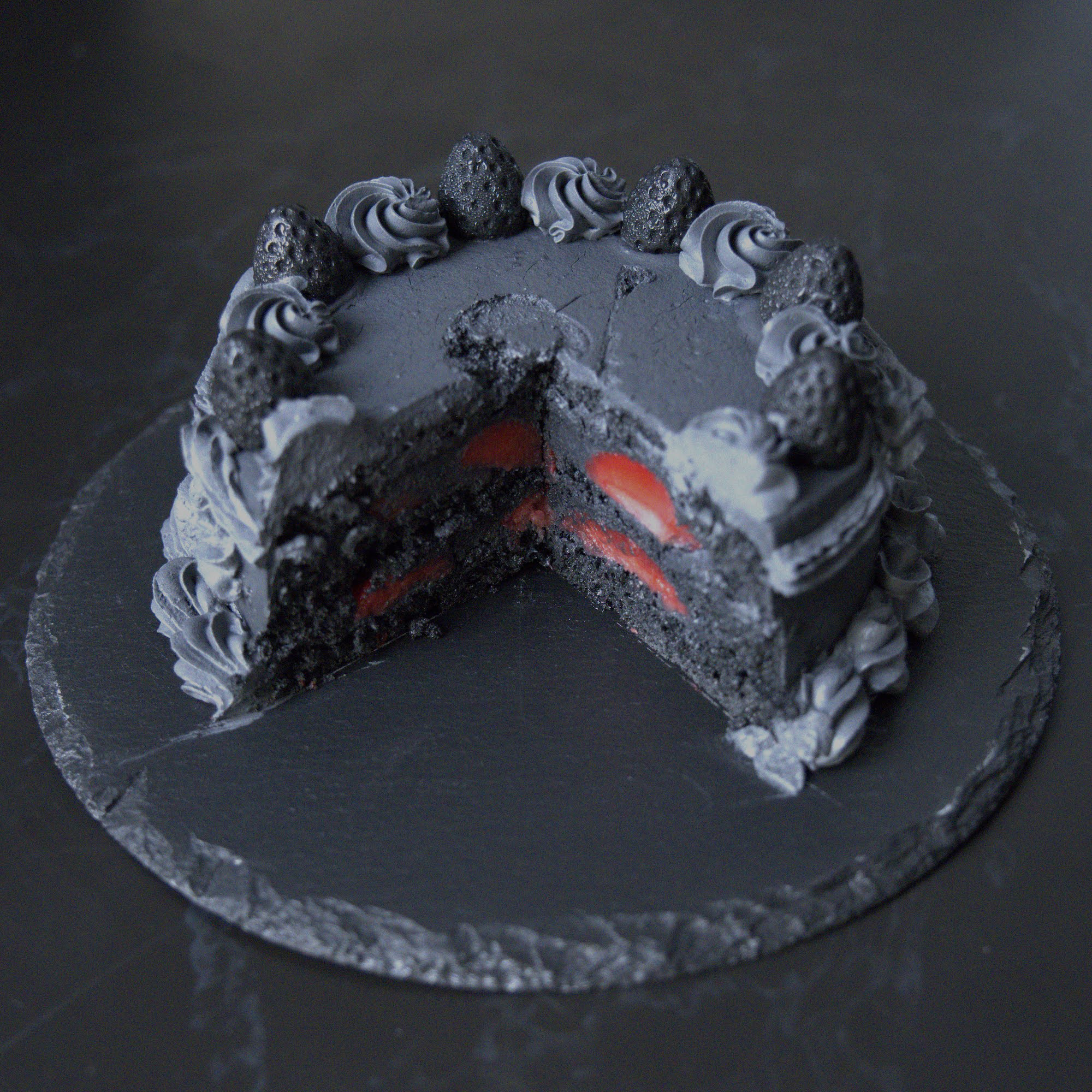 ブラッククラウンショートケーキ 誕生日 4号サイズ | BLVCK PARIS