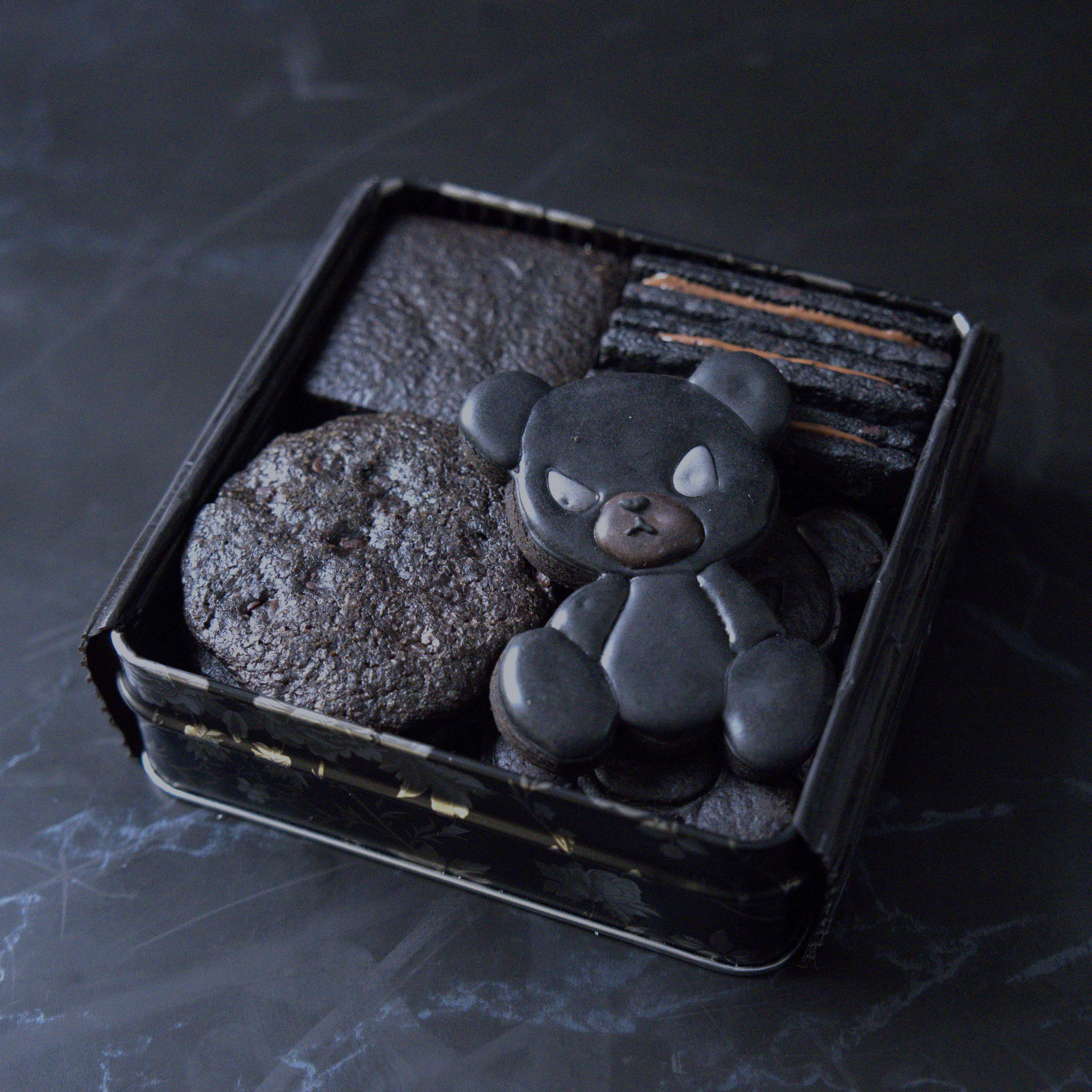 アイシングクッキー入りチョコレートクッキー缶 - ブラックパリオリジナル
