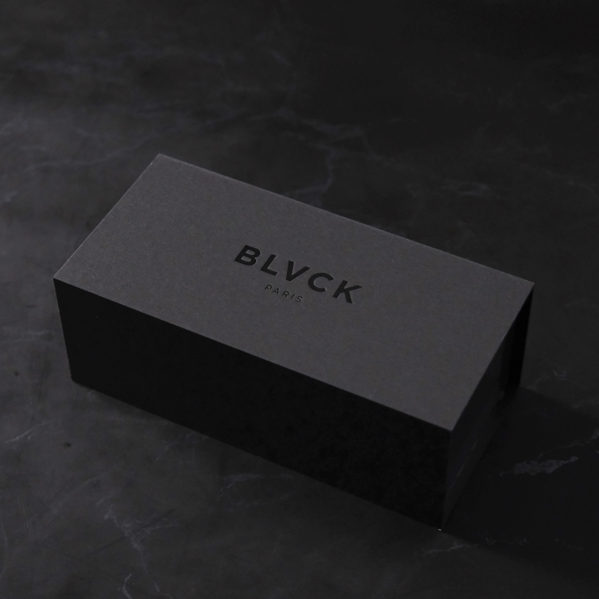 【期間限定】薔薇のブーケを飾ったアートピースレアチーズケーキ：ハロウィン2025