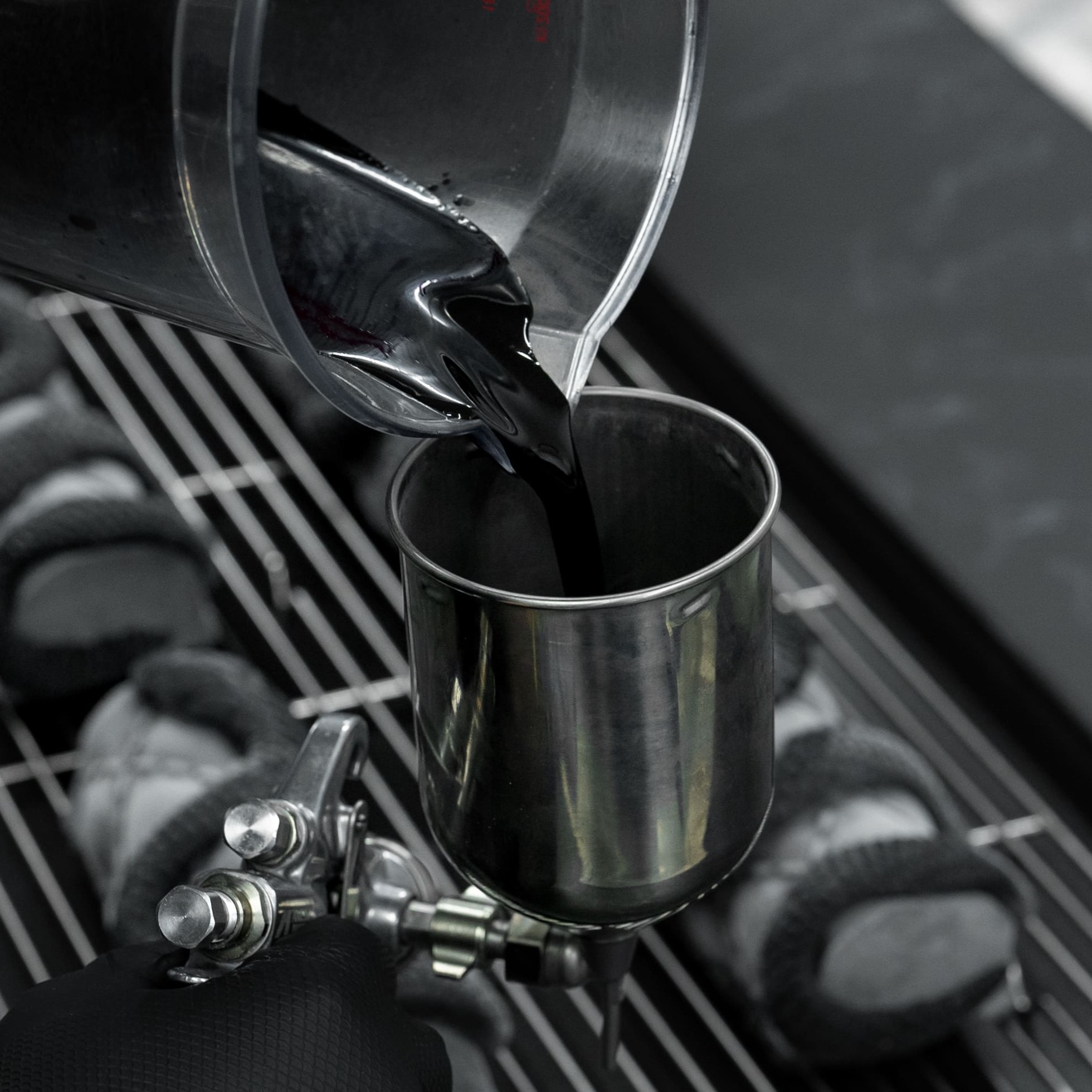 【期間限定】黒蛇が纏うアートピースショコラケーキ：ハロウィン2025