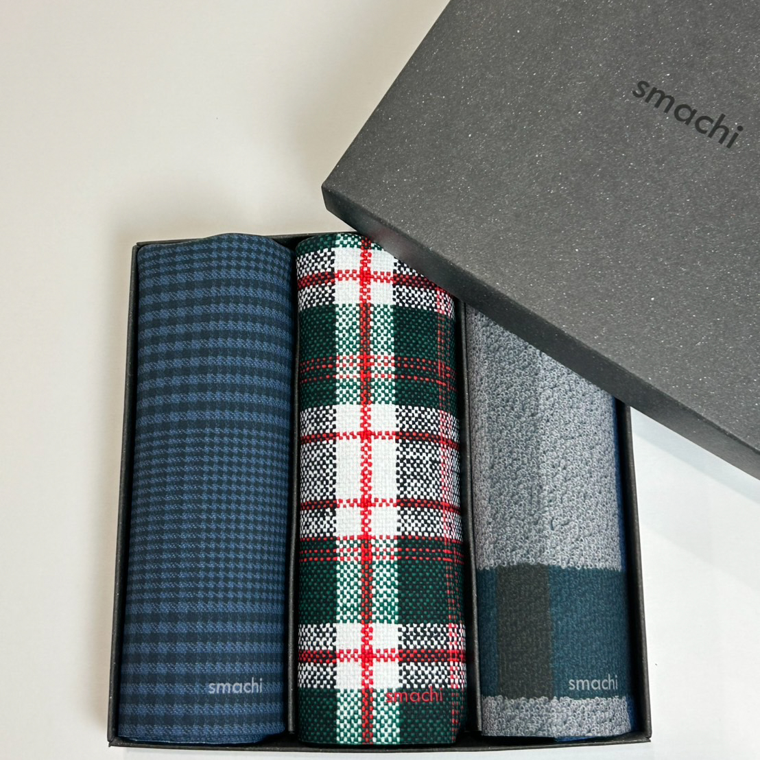 【BOX付き】次世代のノンアイロンメンズハンカチ 3枚セット