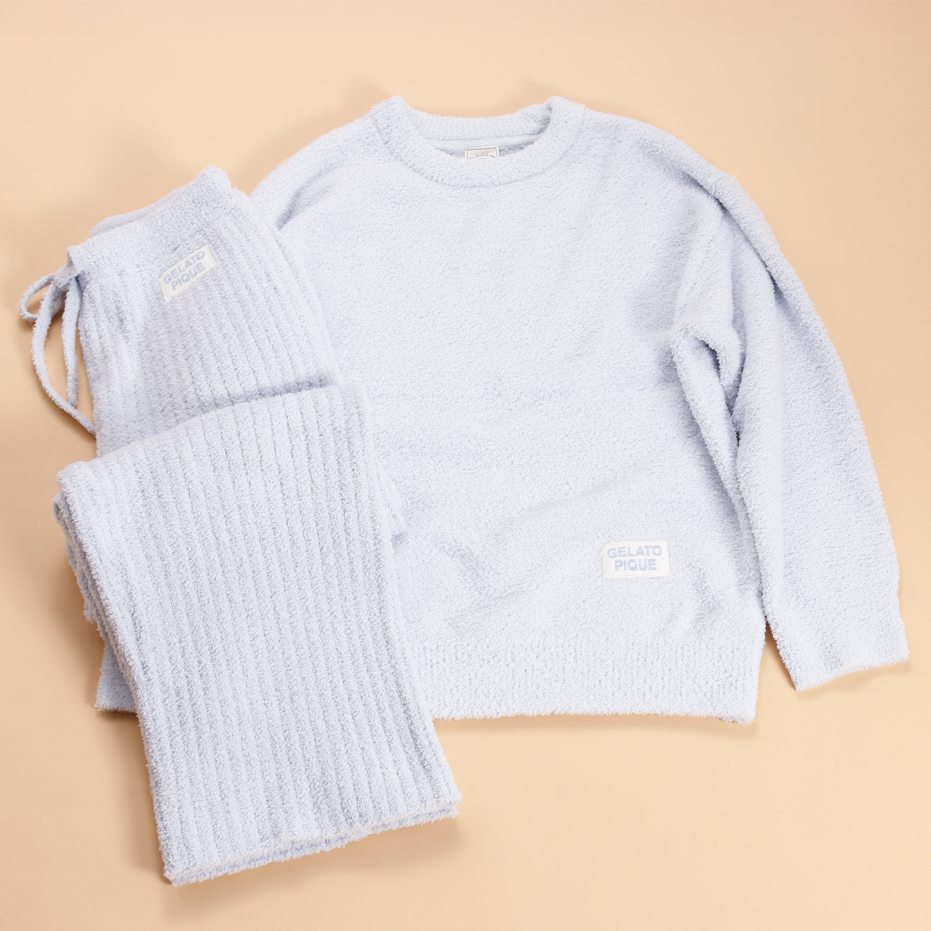 【WOMEN】カラフルパウダープルオーバー＆ベビモコリブロングパンツセット