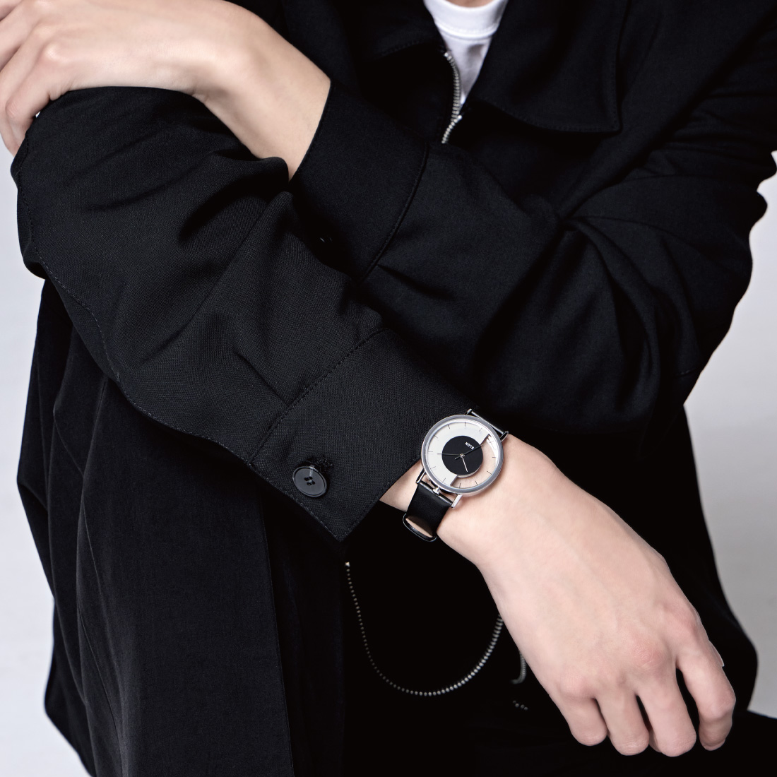 KLON INVISIBLE OVERLAPPING CIRCLE SHAPES 38mm