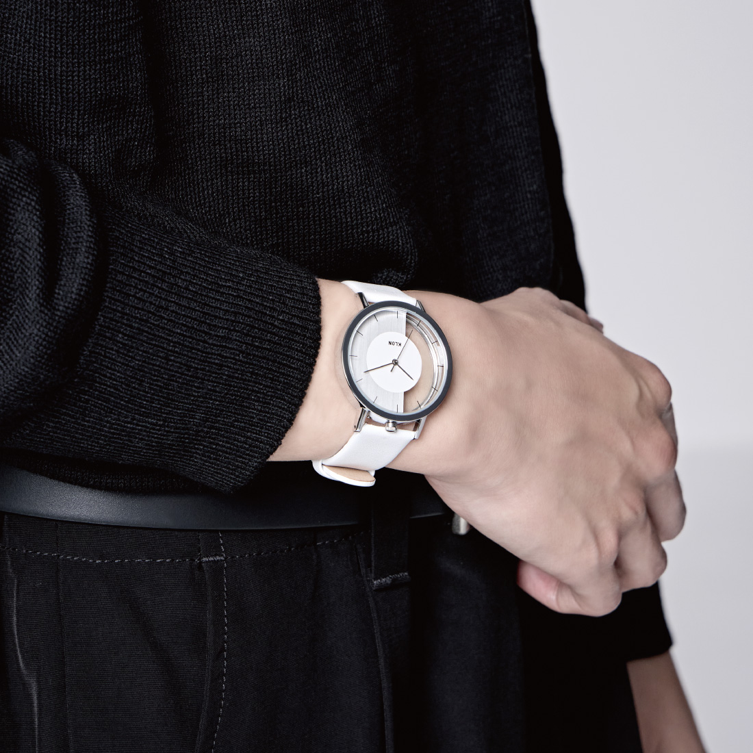 KLON INVISIBLE OVERLAPPING CIRCLE SHAPES 38mm