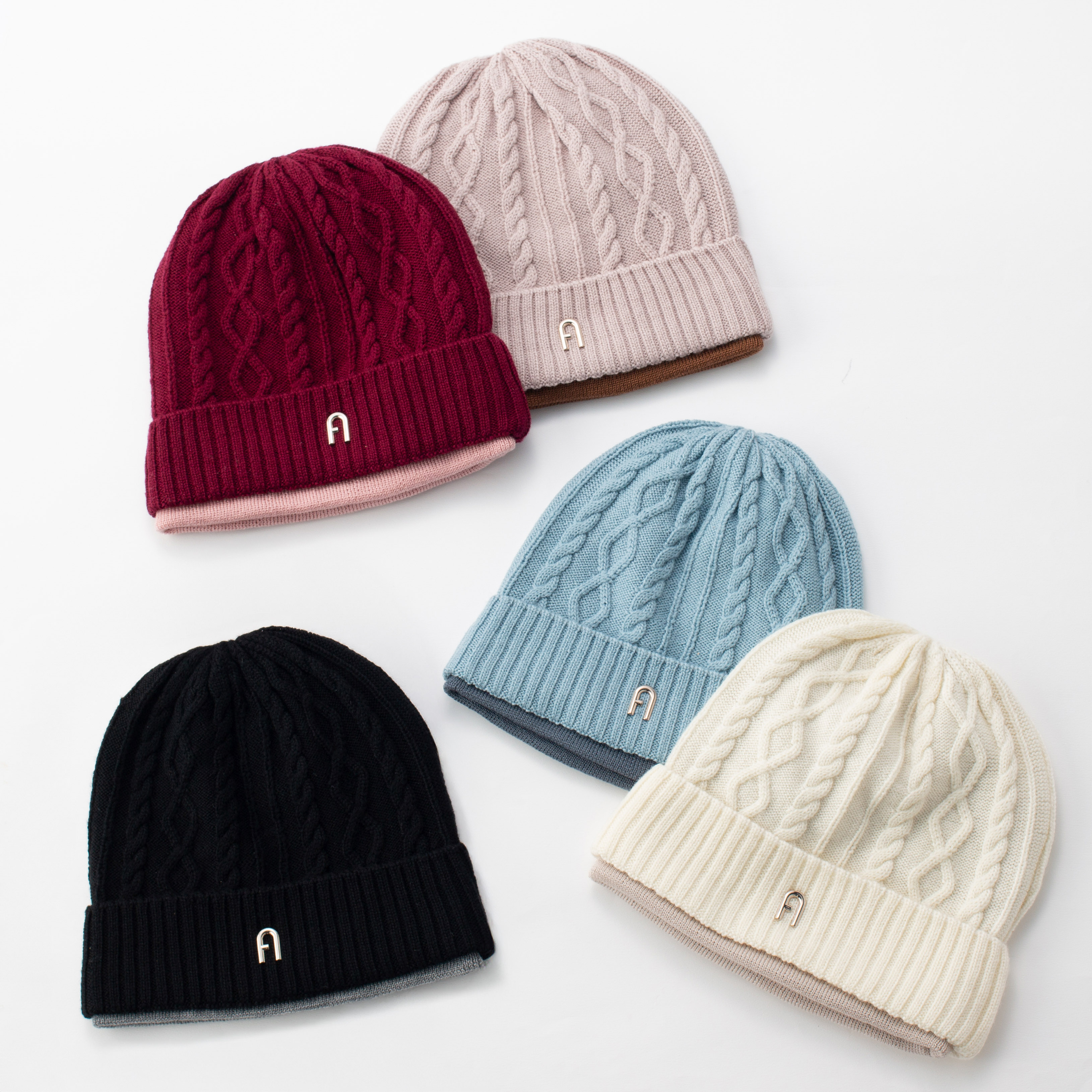 メタルロゴ付きシャロットニット帽