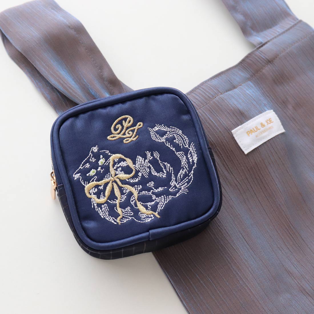 【Holiday】エコバッグ入りケース