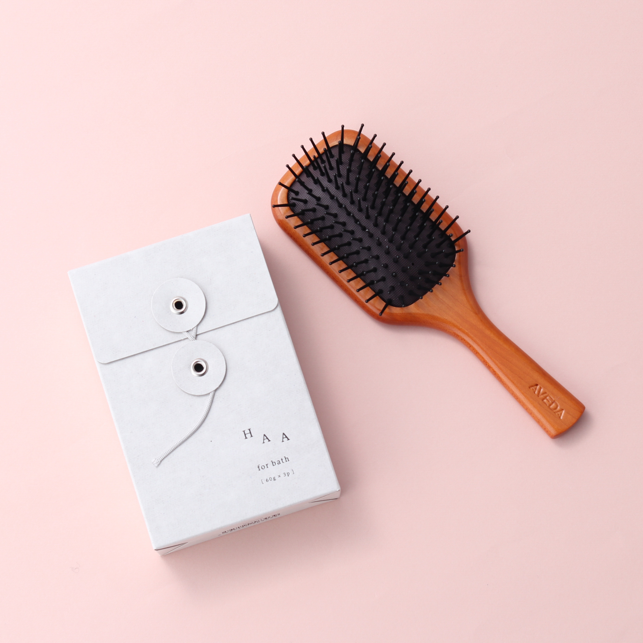 【名入れ&デザイン】アヴェダパドルブラシミニ&HAA入浴剤セット