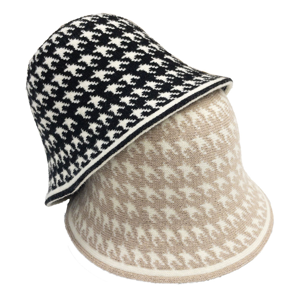 上品に映える 千鳥格子柄サーモハット