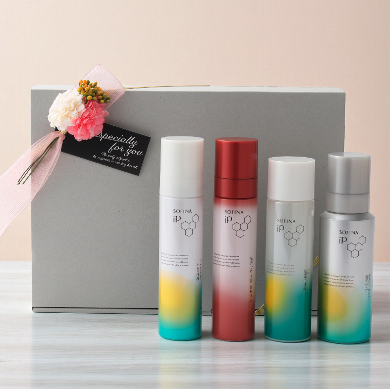 ソフィーナiP　【ボックス付】ピーリング＆シワ改善 4点セット