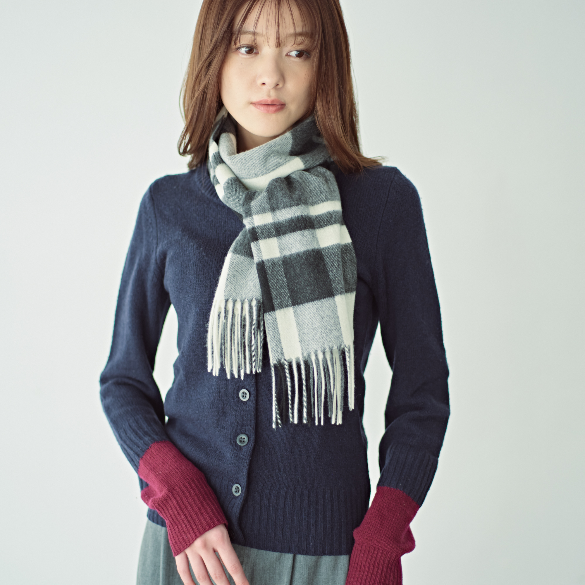 【クリスマスボックス付】カシミアマフラーとゴディバチョコのセット