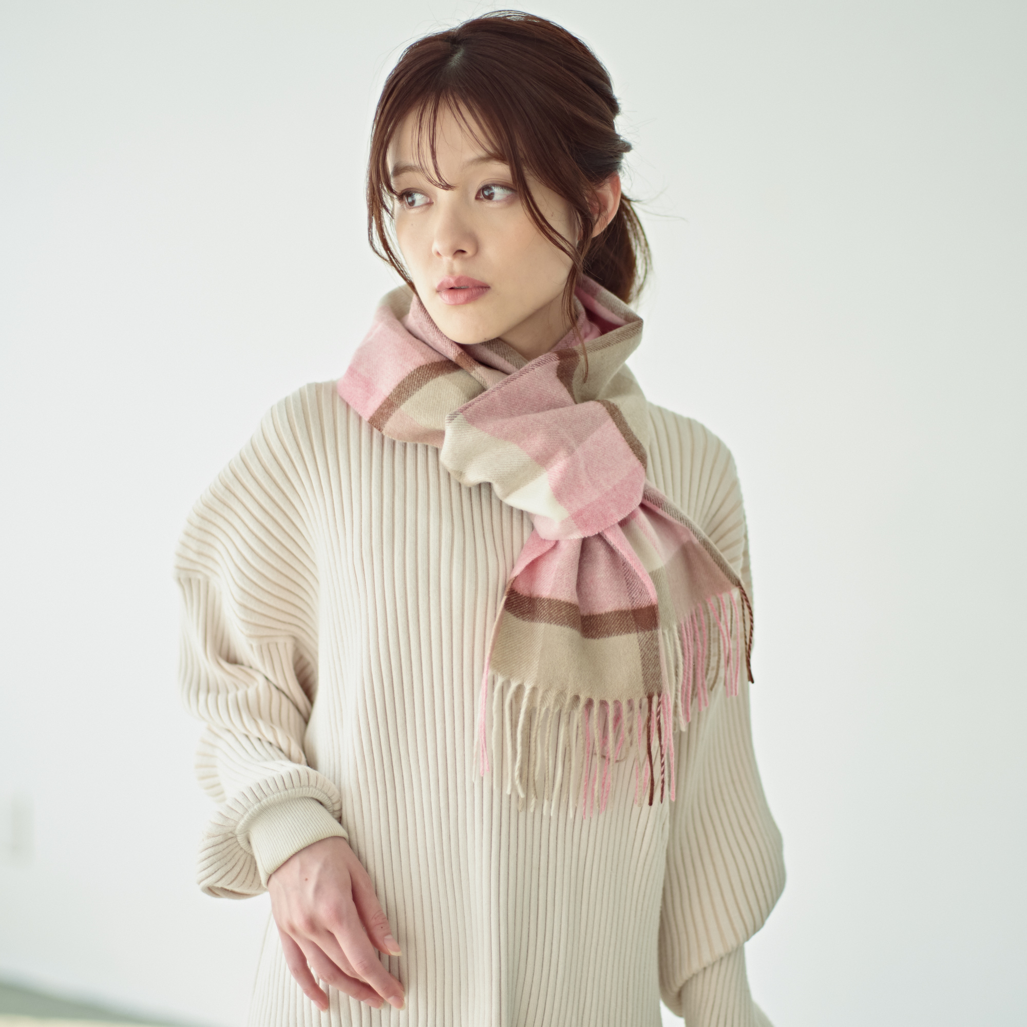 【クリスマスボックス付】カシミアマフラーとゴディバチョコのセット