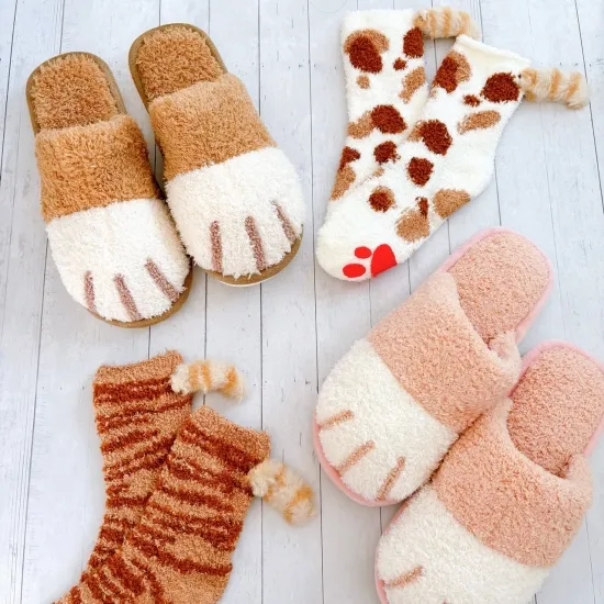 ネコ足スリッパ＆しっぽソックスセット