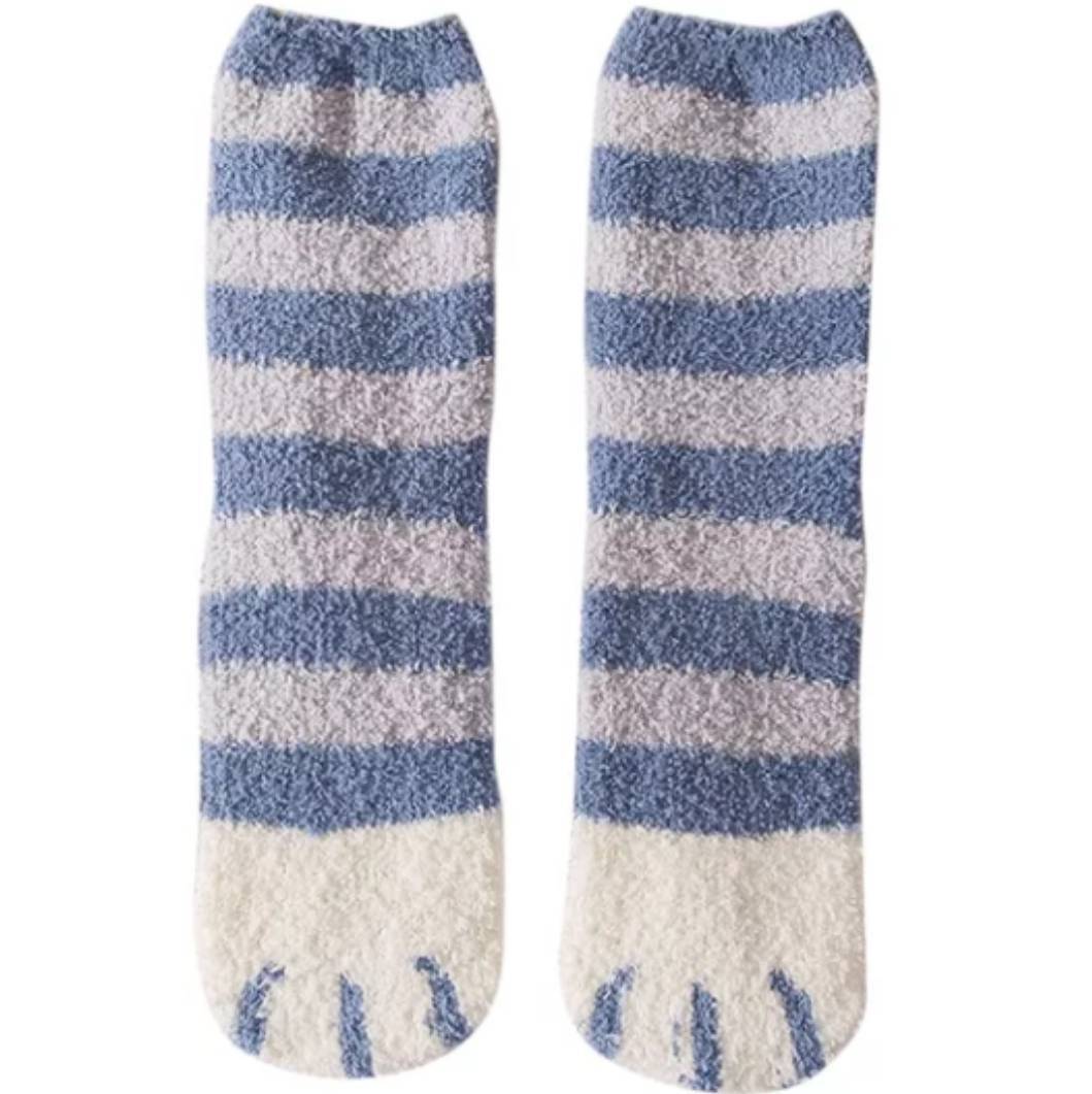 Xmasチャーム付き　もふもふネコ足靴下