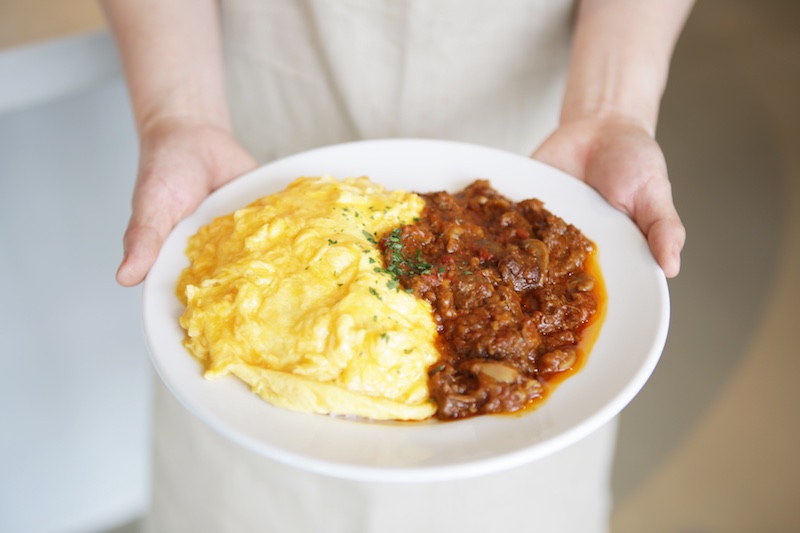 【全国のカフェからセレクトできるチケットとスイーツを楽しめる】カフェ体験チケットとキャラメルポップコーンのセット