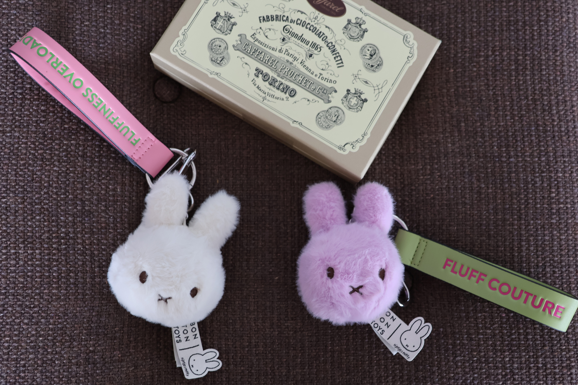 Miffy Fuzzy Bag Charm | BON TON TOYS（ボントントイズ）のプレゼント