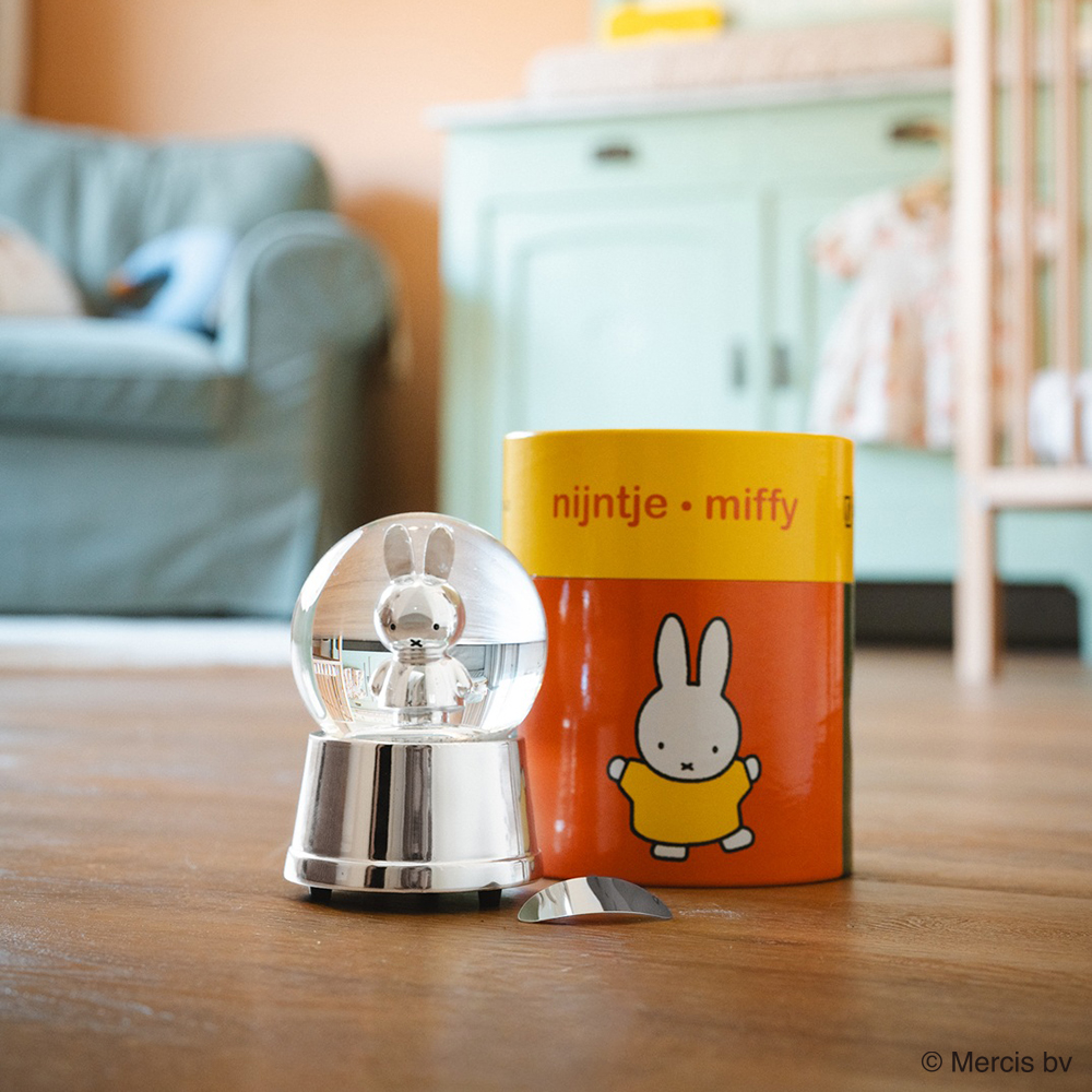 Miffy Snow Glove（スノードーム）
