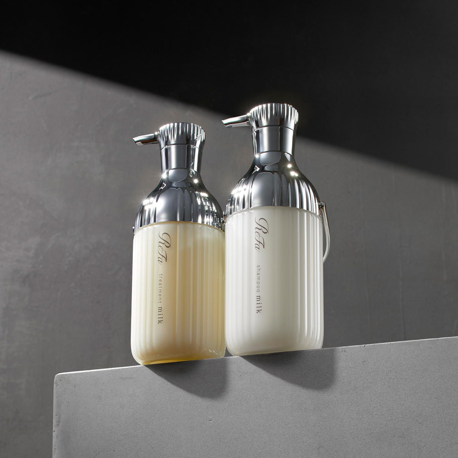 ReFa MILK PROTEIN HAIRCARE GIFT SET