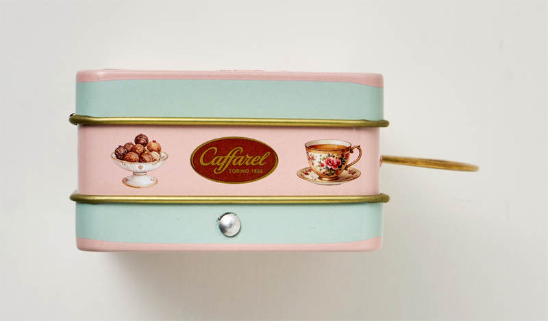 カファレル ねこのティータイム トランク小缶