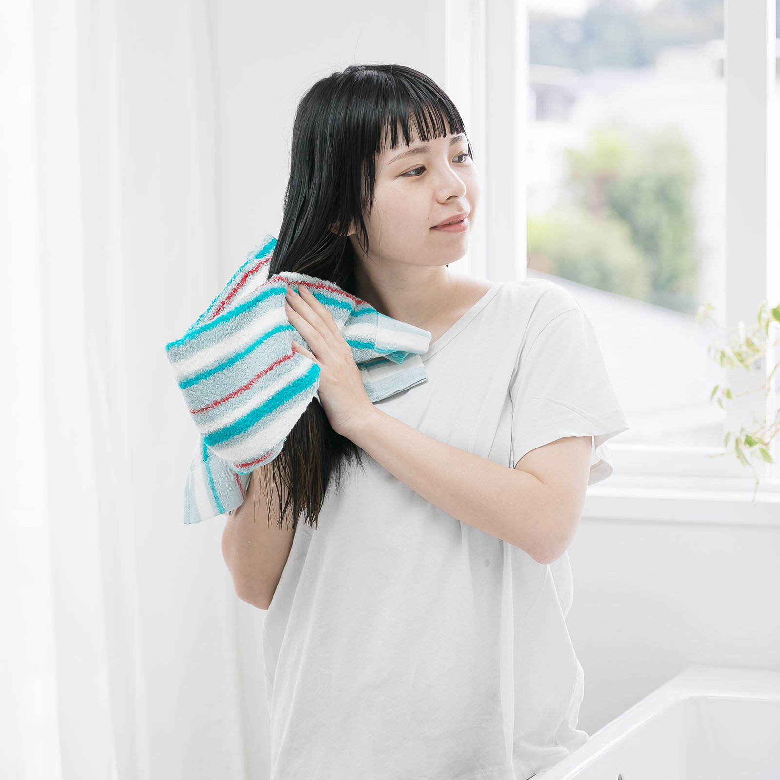 アミィ　髪のツヤを守るヘアタオル