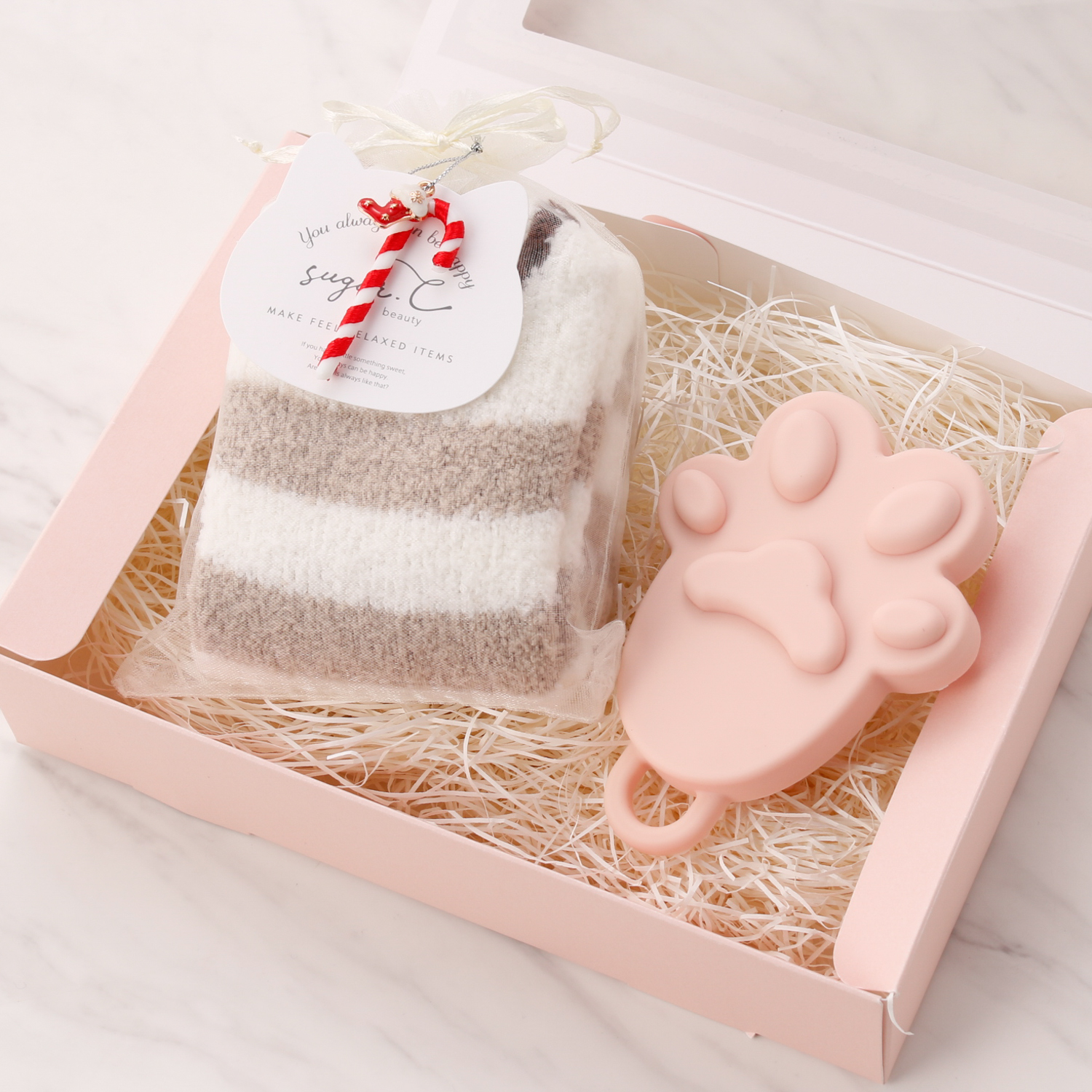 猫スカルプブラシとネコ足ルームソックスのセット
