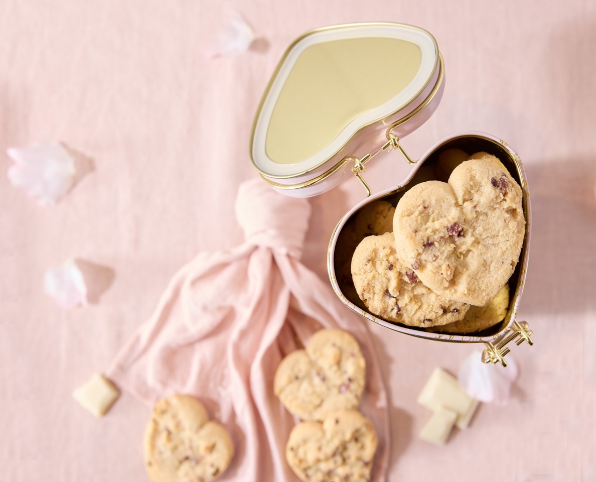 【ハート缶】ラズベリー＆ホワイトチョコレートハートビスケット