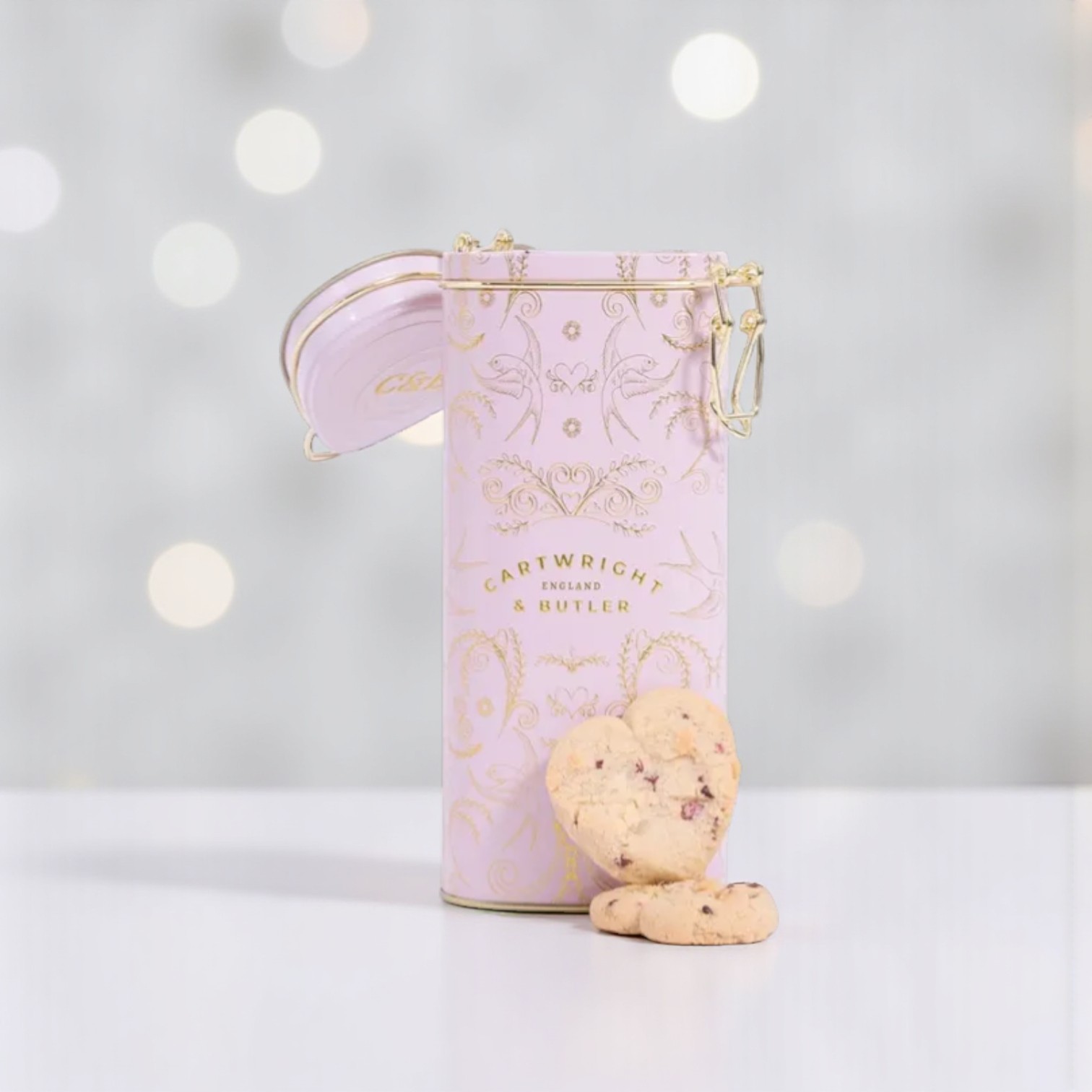 【ハート缶】ラズベリー＆ホワイトチョコレートハートビスケット