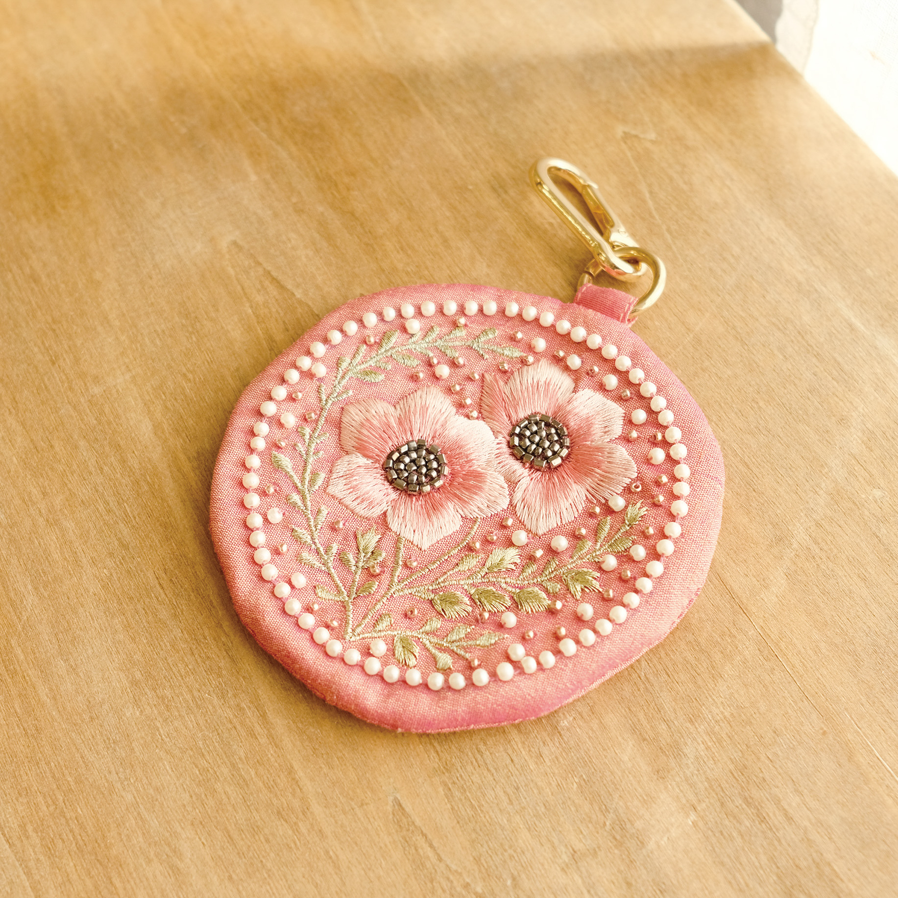 花言葉で選ぶフラワーモチーフキーポーチ