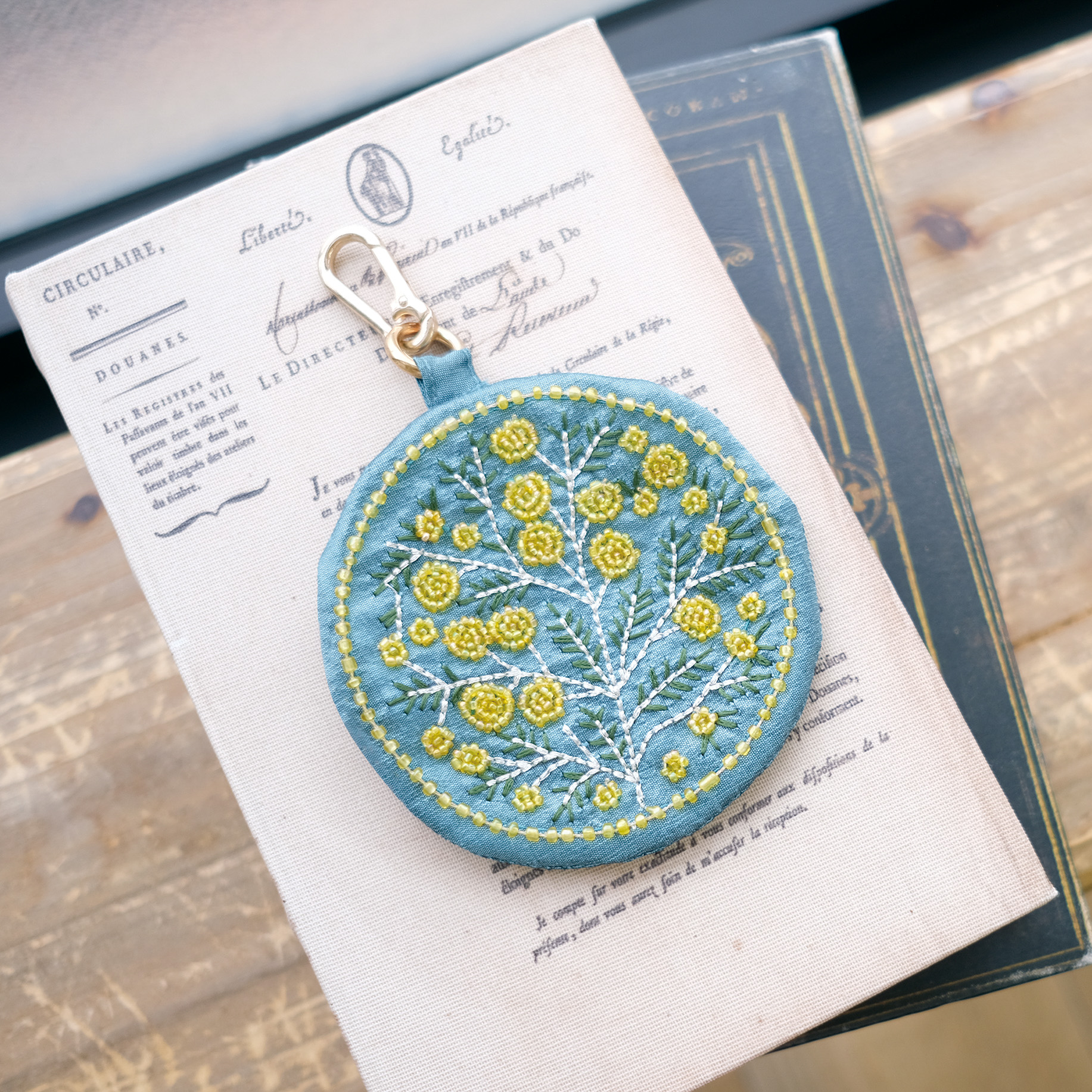 花言葉で選ぶフラワーモチーフキーポーチ