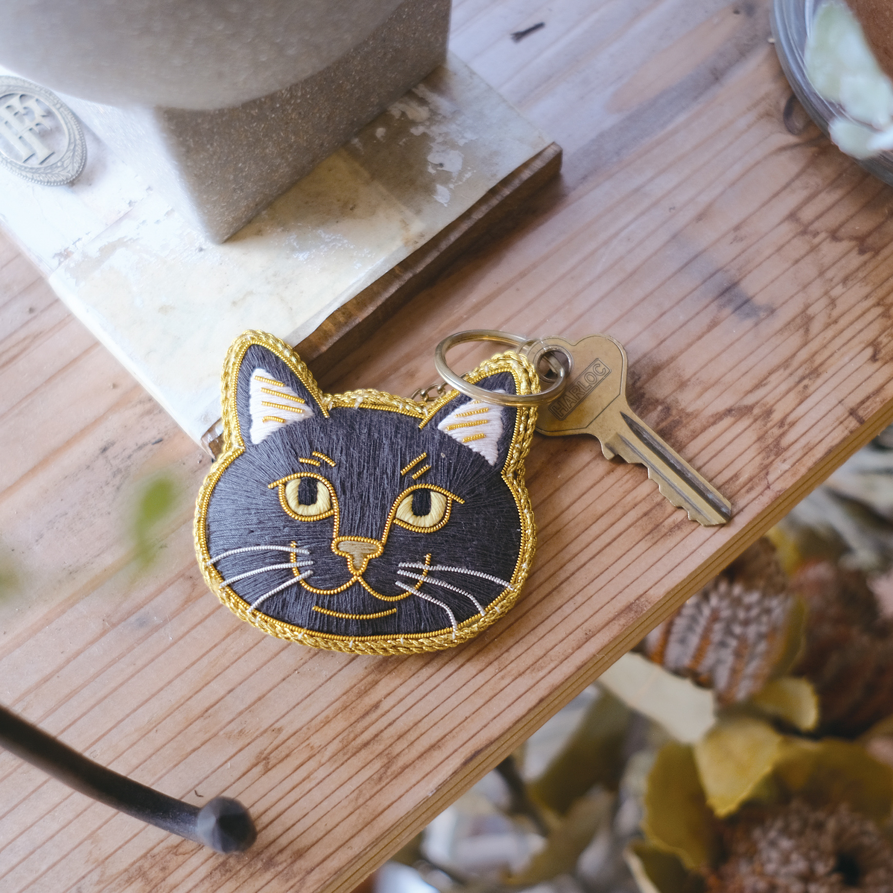 ニャトリエ 刺繍キーホルダー