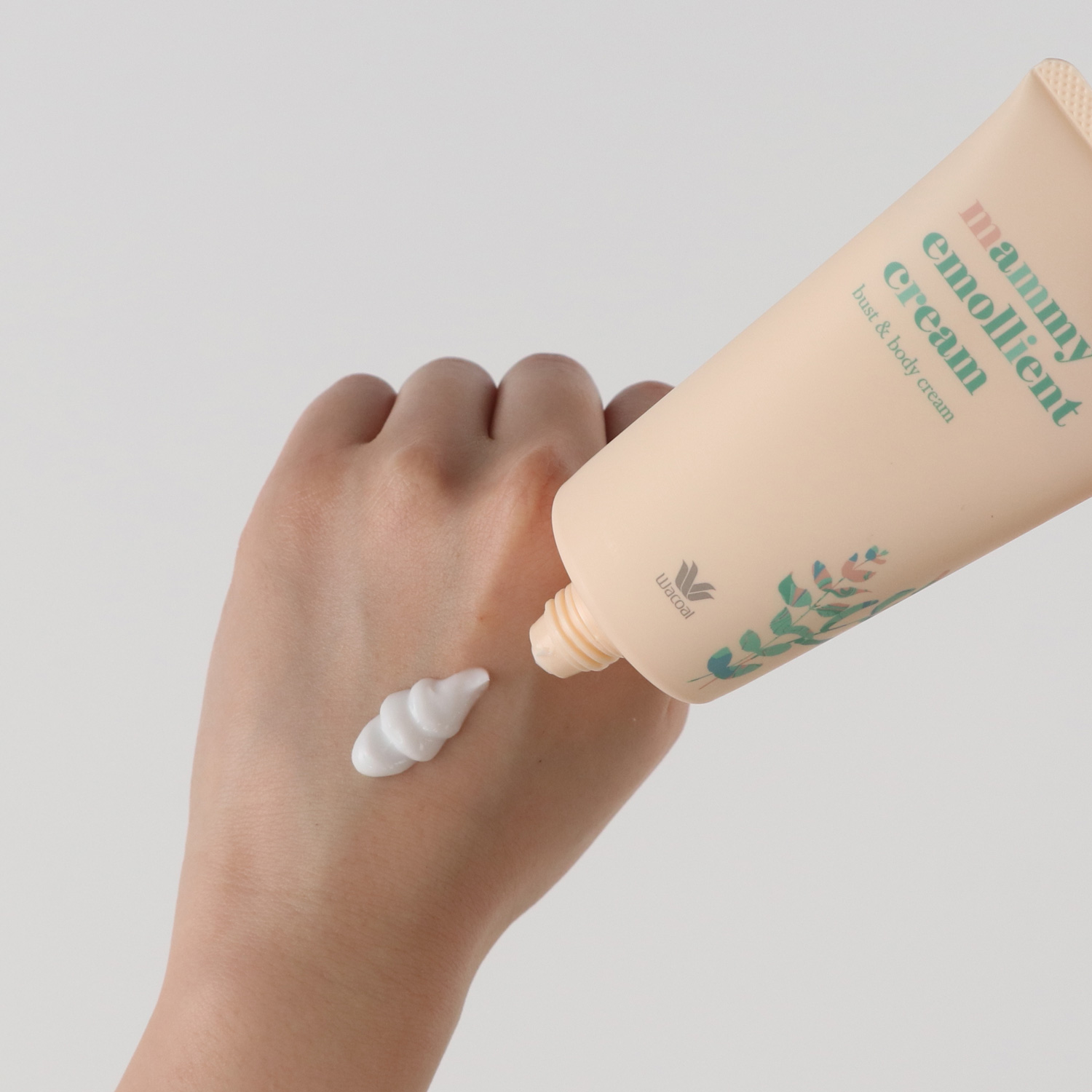 ママを労る出産祝い ボディクリーム&着圧ソックスセット