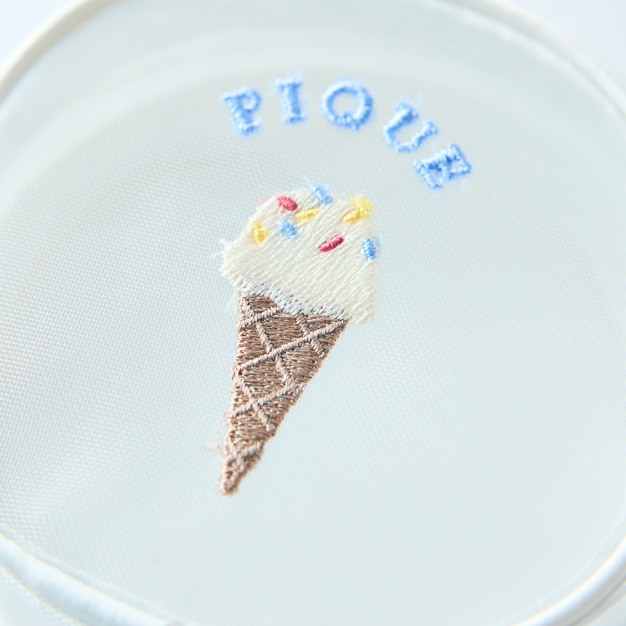 【WOMEN】アイス刺繍ラウンドポーチ