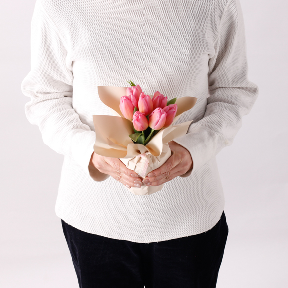 選べるスイーツとそのまま飾れるブーケ「陽だまりのチューリップ」（季節限定）