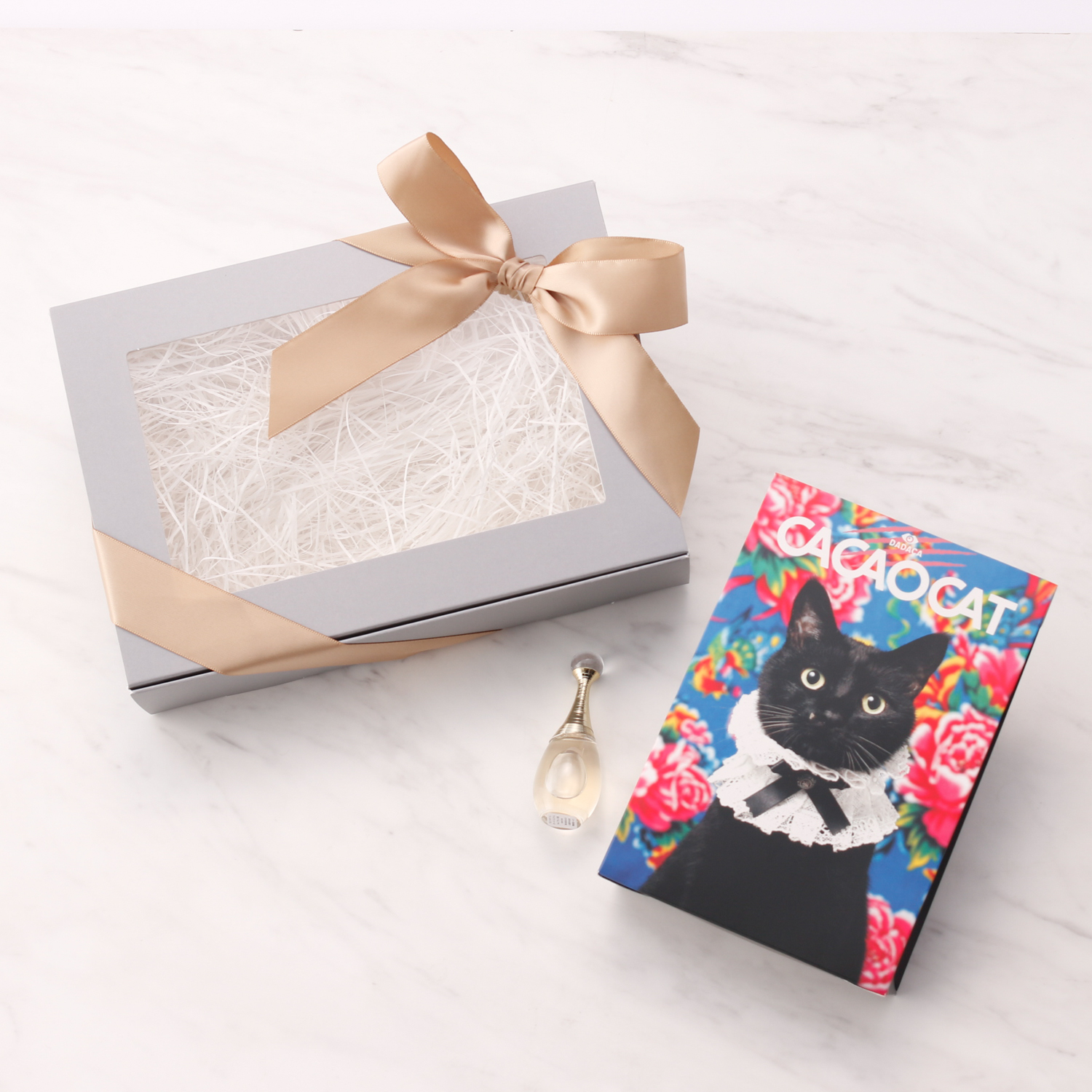 【彼女へのプレゼントに】ディオール香水＆猫のチョコレートセット