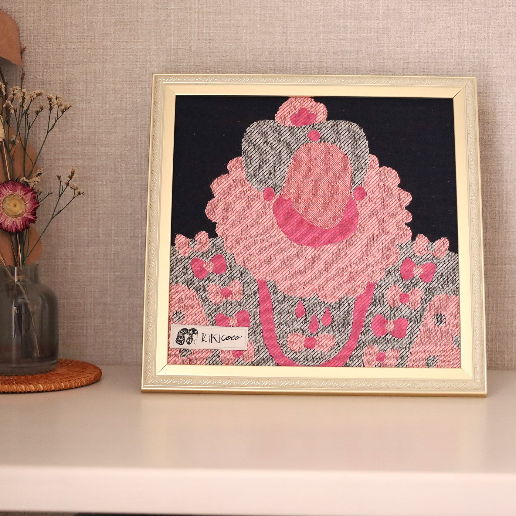 【彼女や女友達へのギフトに】Clé de Peau Beautéリップとハンカチのセット