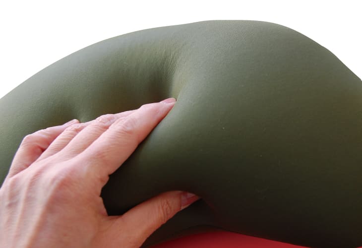 王様の手枕 レッド