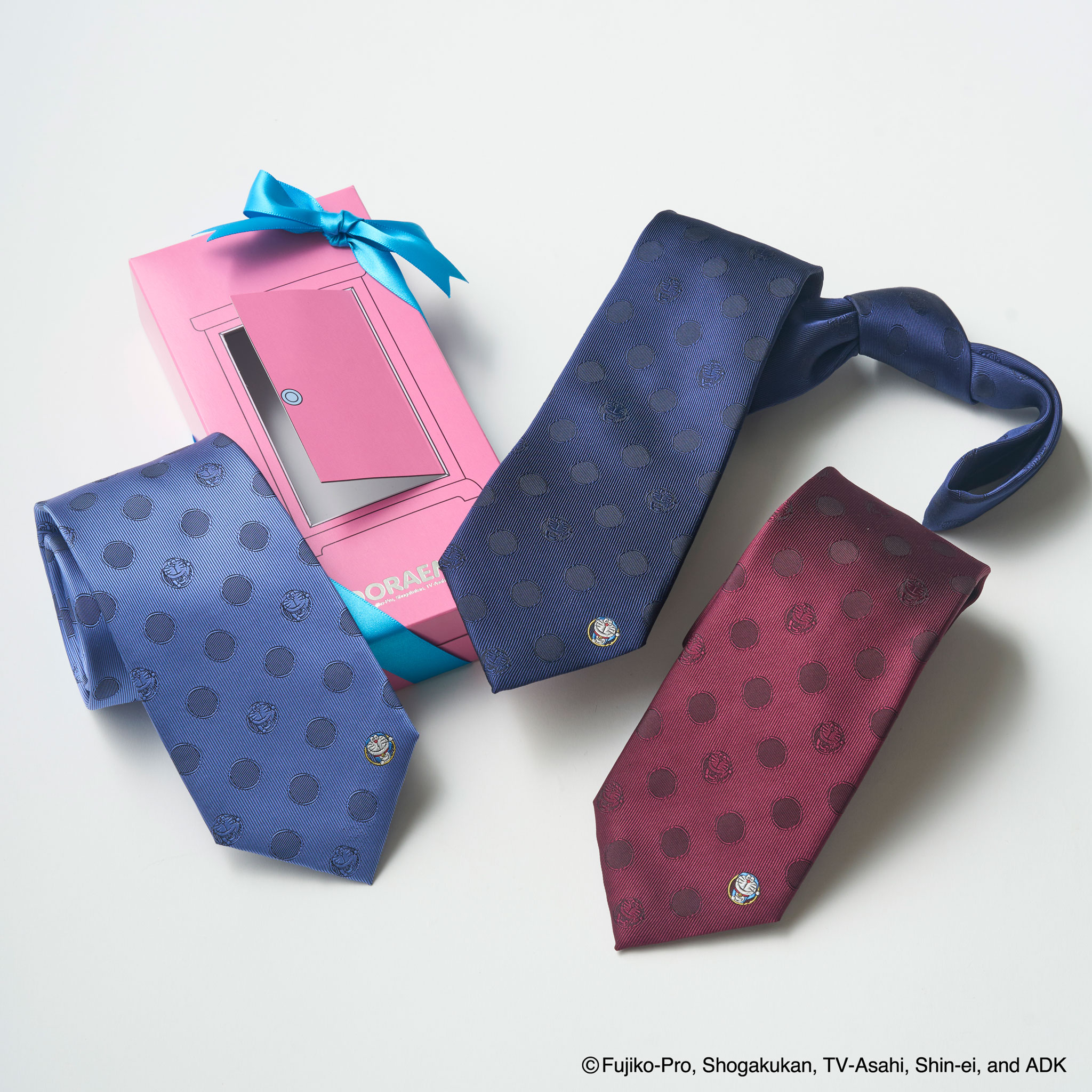 ドラえもん 通り抜けフープワンポイントネクタイ